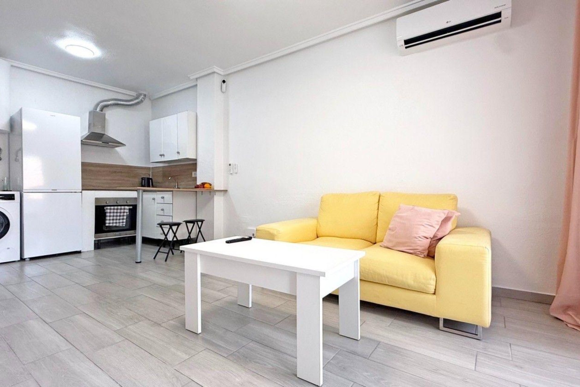 Használt Ingatlanok - Apartman -
Torrevieja - Playa del Cura