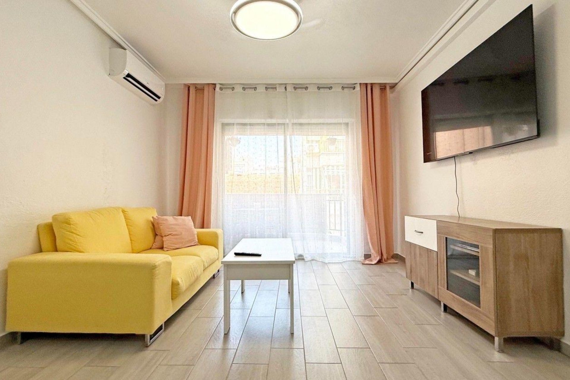Használt Ingatlanok - Apartman -
Torrevieja - Playa del Cura