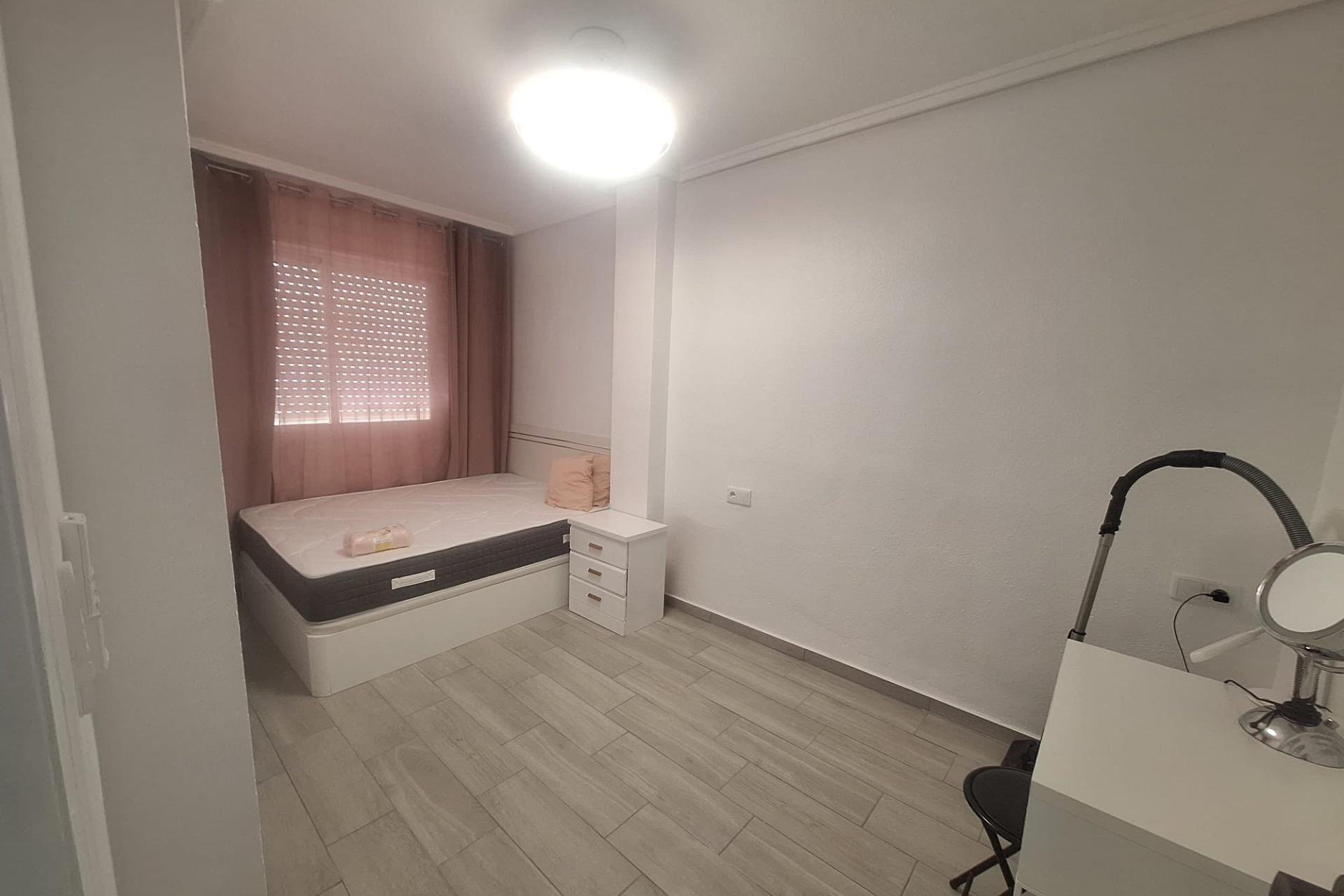 Használt Ingatlanok - Apartman -
Torrevieja - Playa del Cura