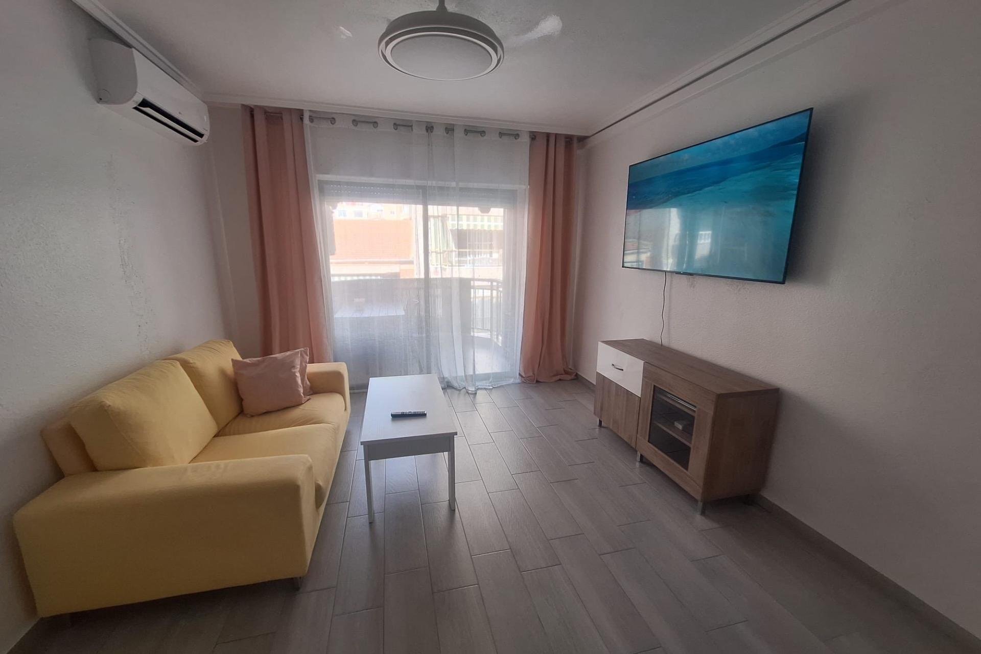 Használt Ingatlanok - Apartman -
Torrevieja - Playa del Cura