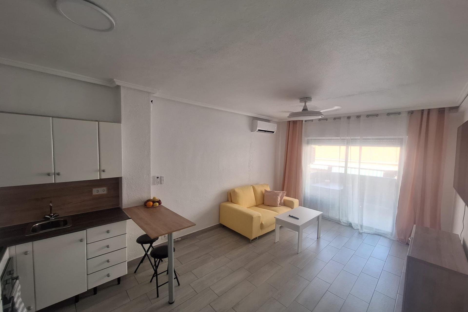 Használt Ingatlanok - Apartman -
Torrevieja - Playa del Cura