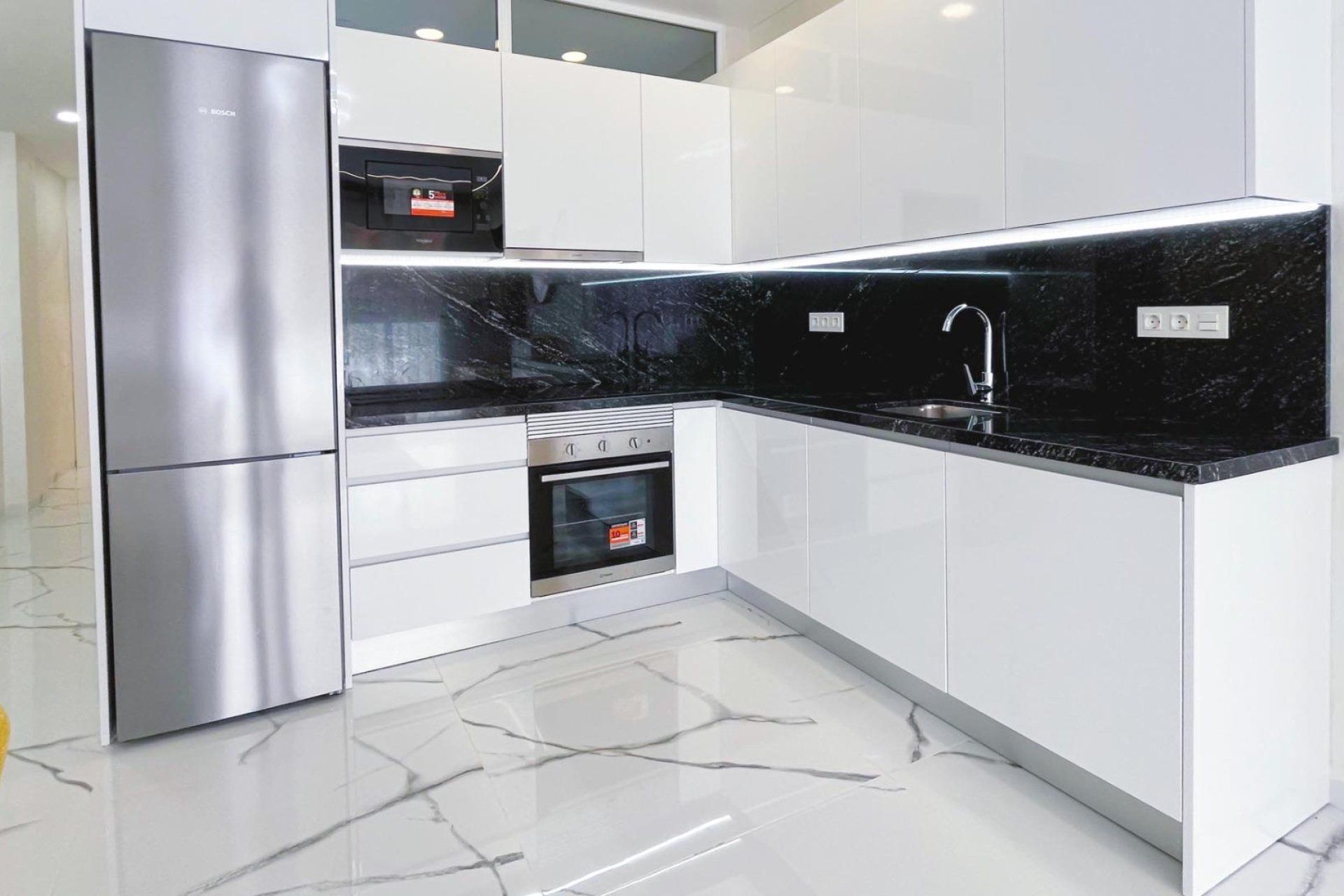 Használt Ingatlanok - Apartman -
Torrevieja - Playa del Cura