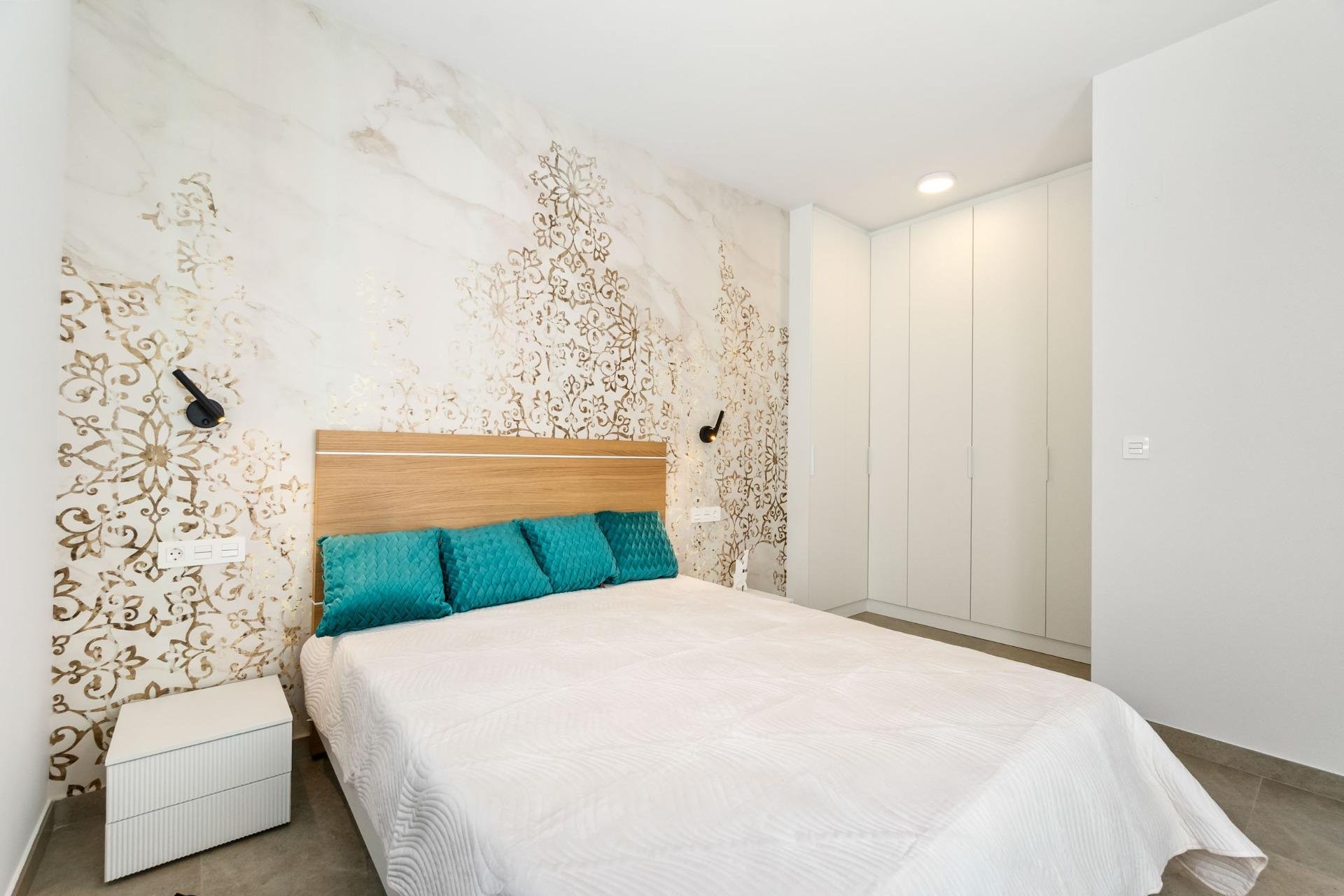 Használt Ingatlanok - Apartman -
Torrevieja - Playa del Cura