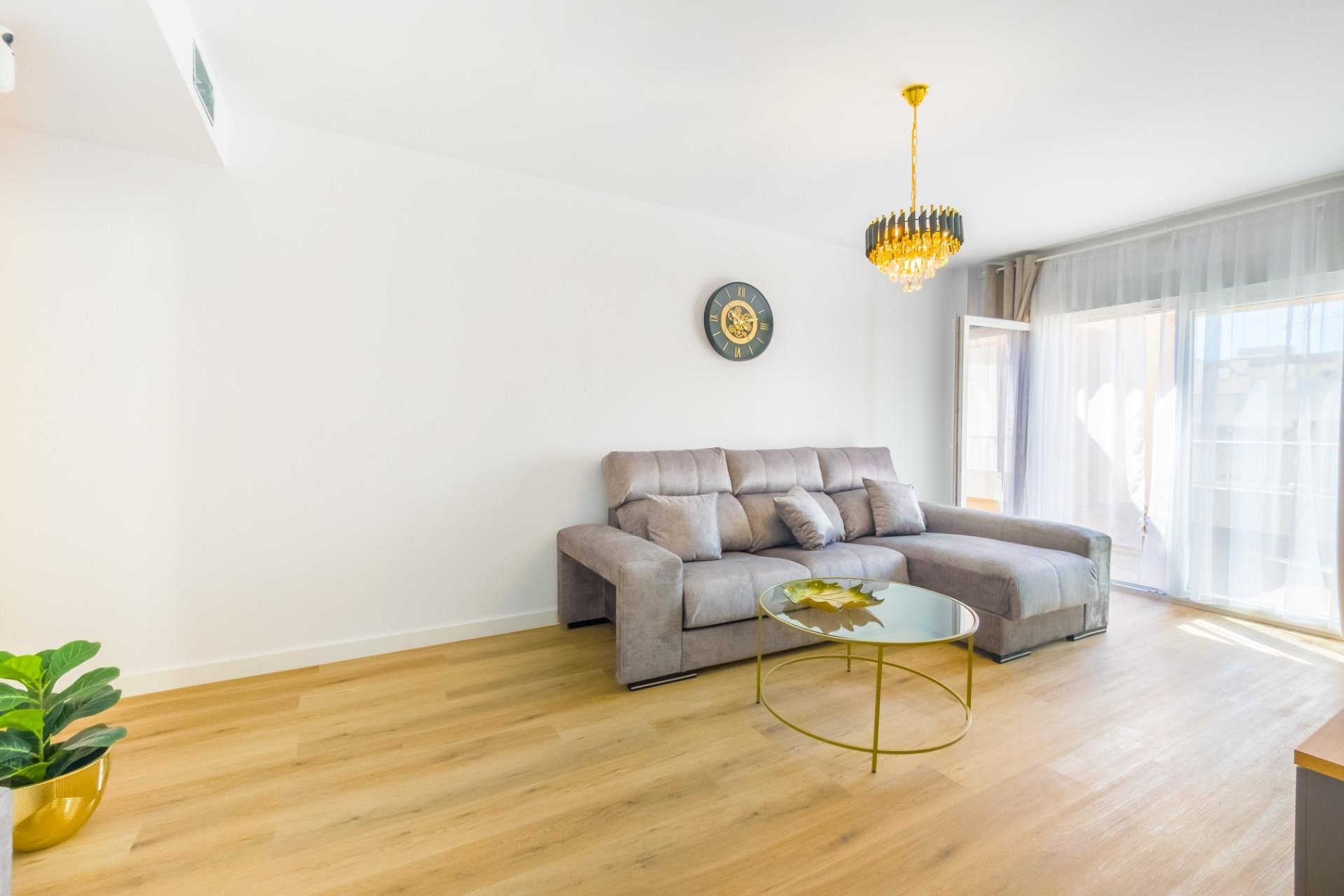 Használt Ingatlanok - Apartman -
Torrevieja - Playa del Cura