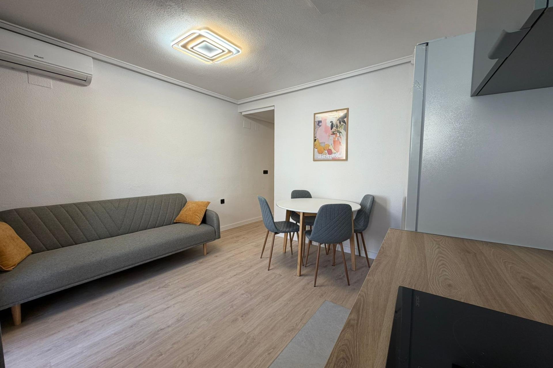 Használt Ingatlanok - Apartman -
Torrevieja - Playa del Cura
