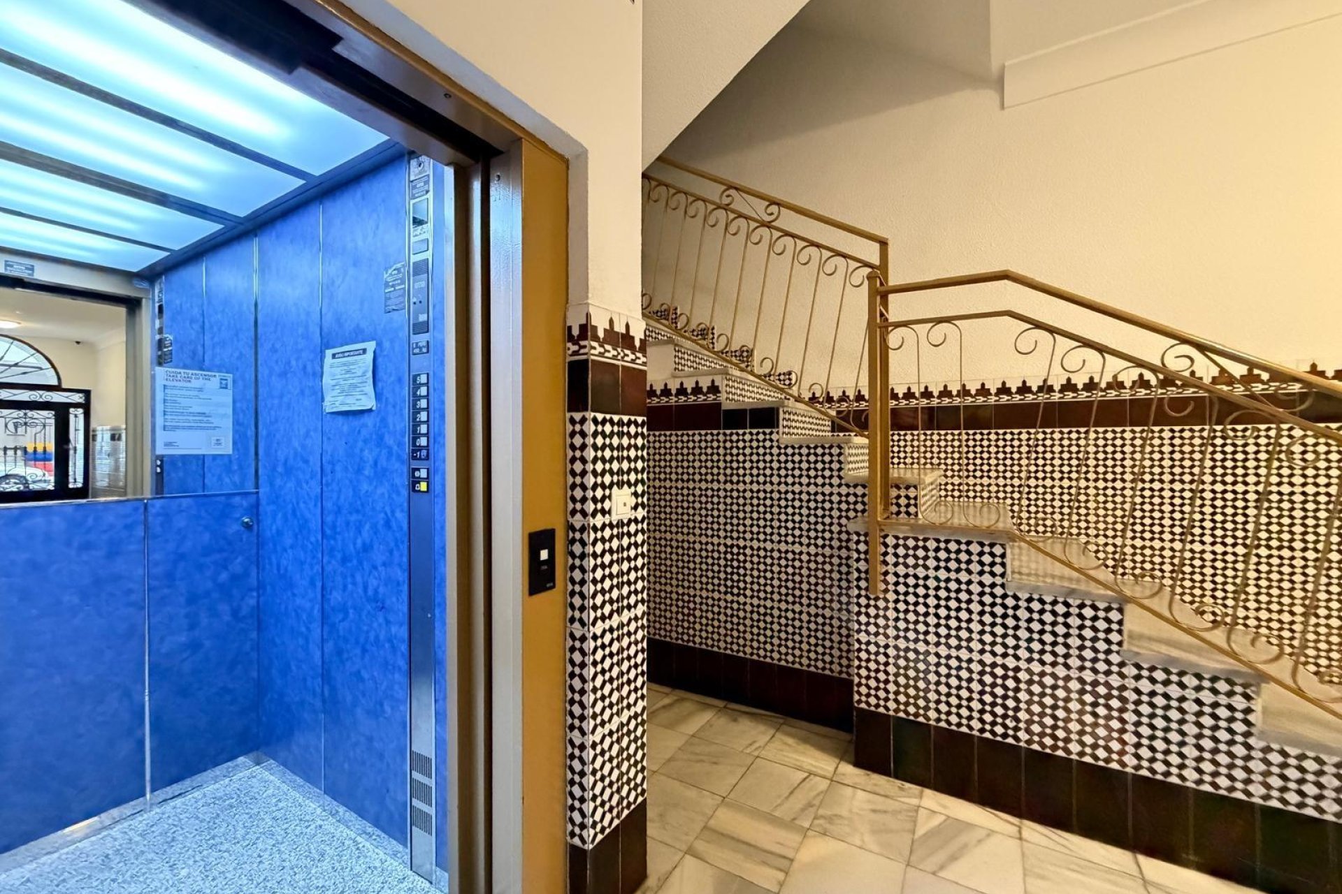 Használt Ingatlanok - Apartman -
Torrevieja - Playa del Cura
