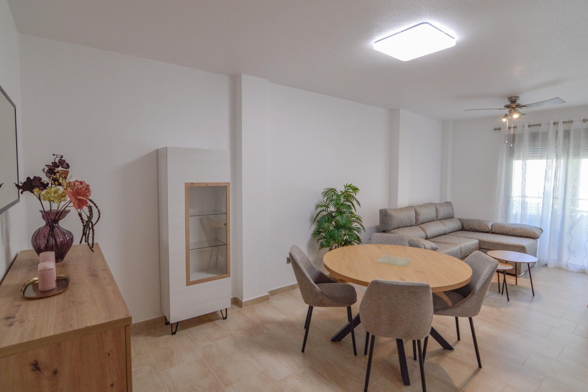 Használt Ingatlanok - Apartman -
Torrevieja - Playa del Cura