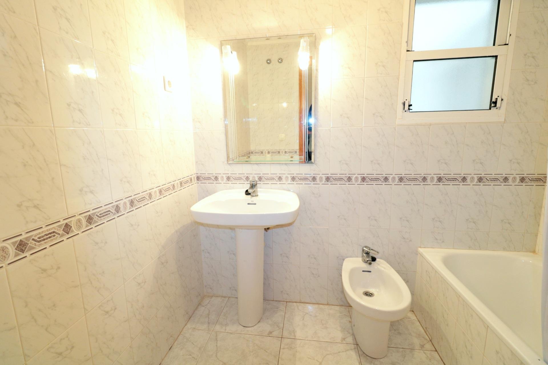 Használt Ingatlanok - Apartman -
Torrevieja - Playa del Cura