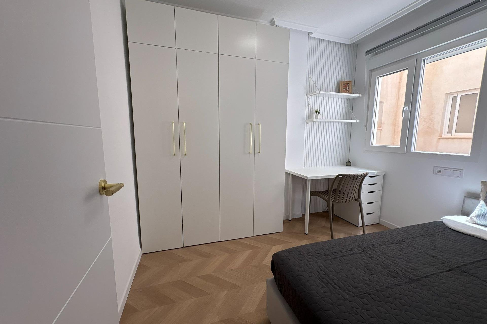 Használt Ingatlanok - Apartman -
Torrevieja - Playa del Cura