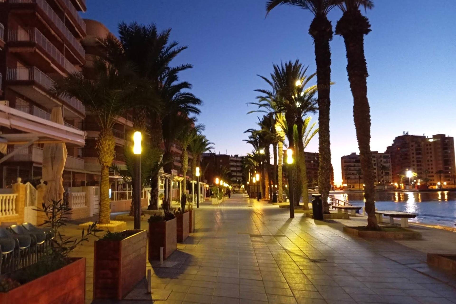 Használt Ingatlanok - Apartman -
Torrevieja - Playa del Cura