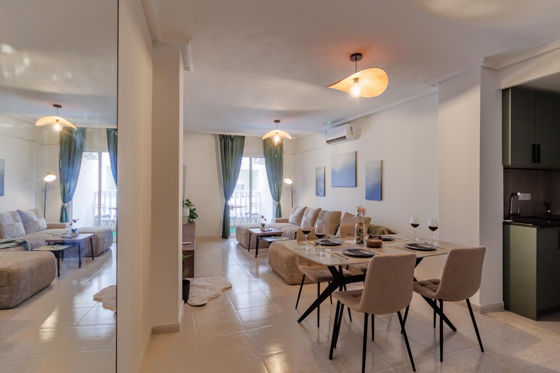 Használt Ingatlanok - Apartman -
Torrevieja - Playa del Cura