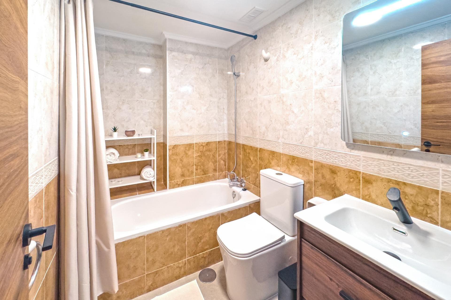 Használt Ingatlanok - Apartman -
Torrevieja - Playa del Cura