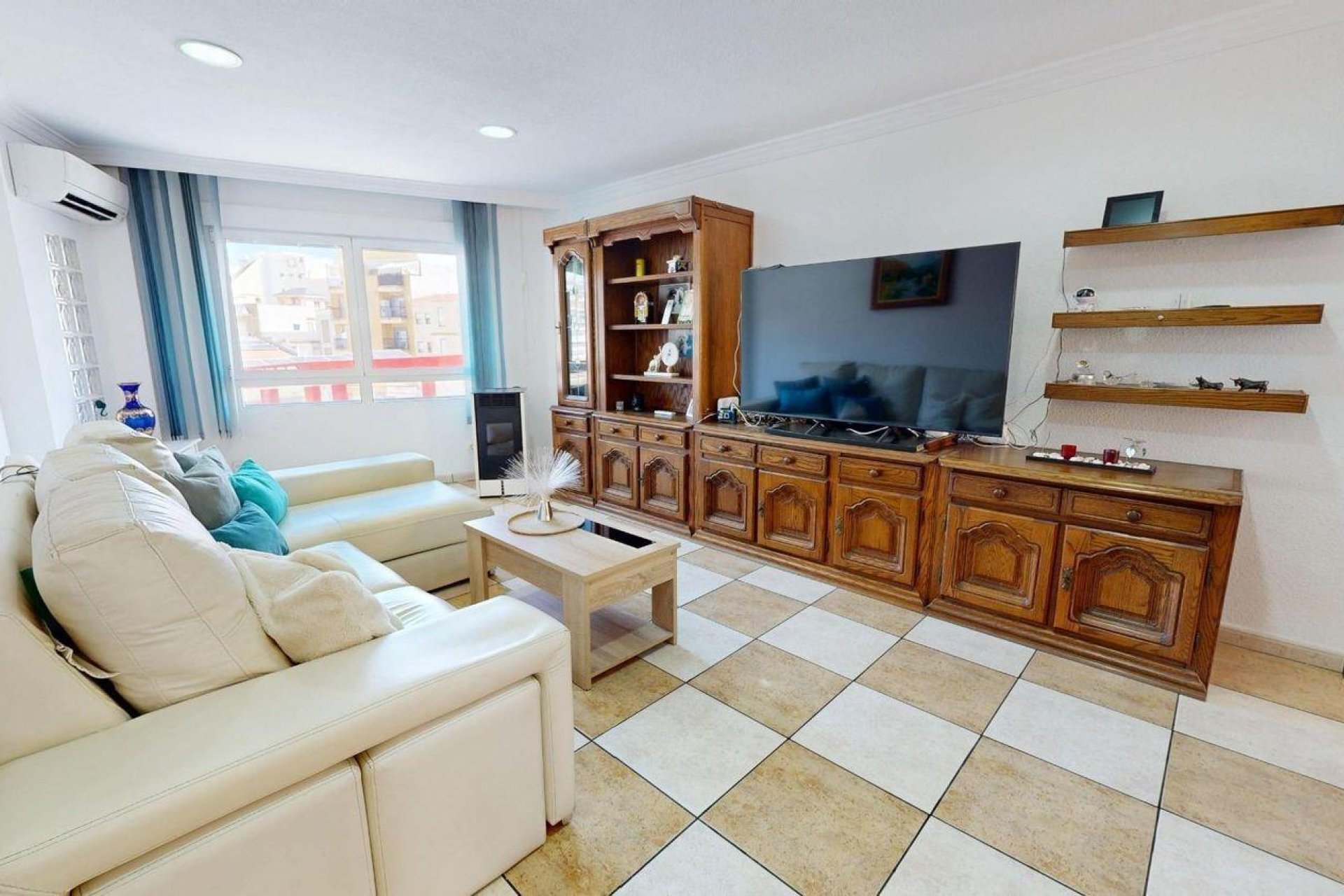 Használt Ingatlanok - Apartman -
Torrevieja - Puerto Deportivo