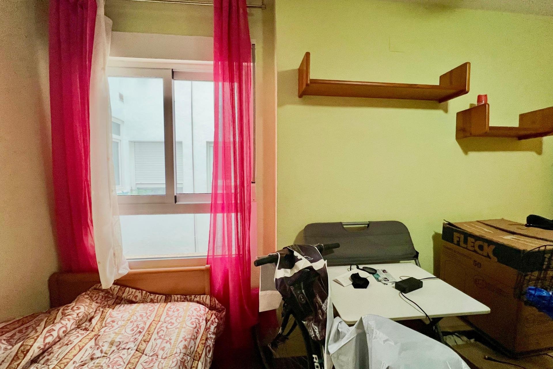 Használt Ingatlanok - Apartman -
Torrevieja - Puerto Deportivo