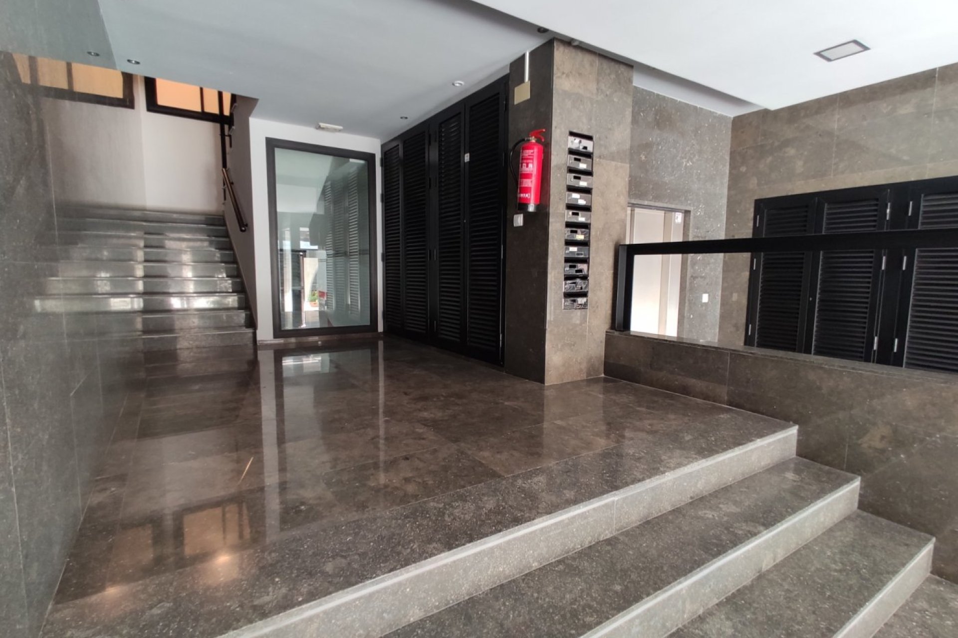 Használt Ingatlanok - Apartman -
Torrevieja - Puerto