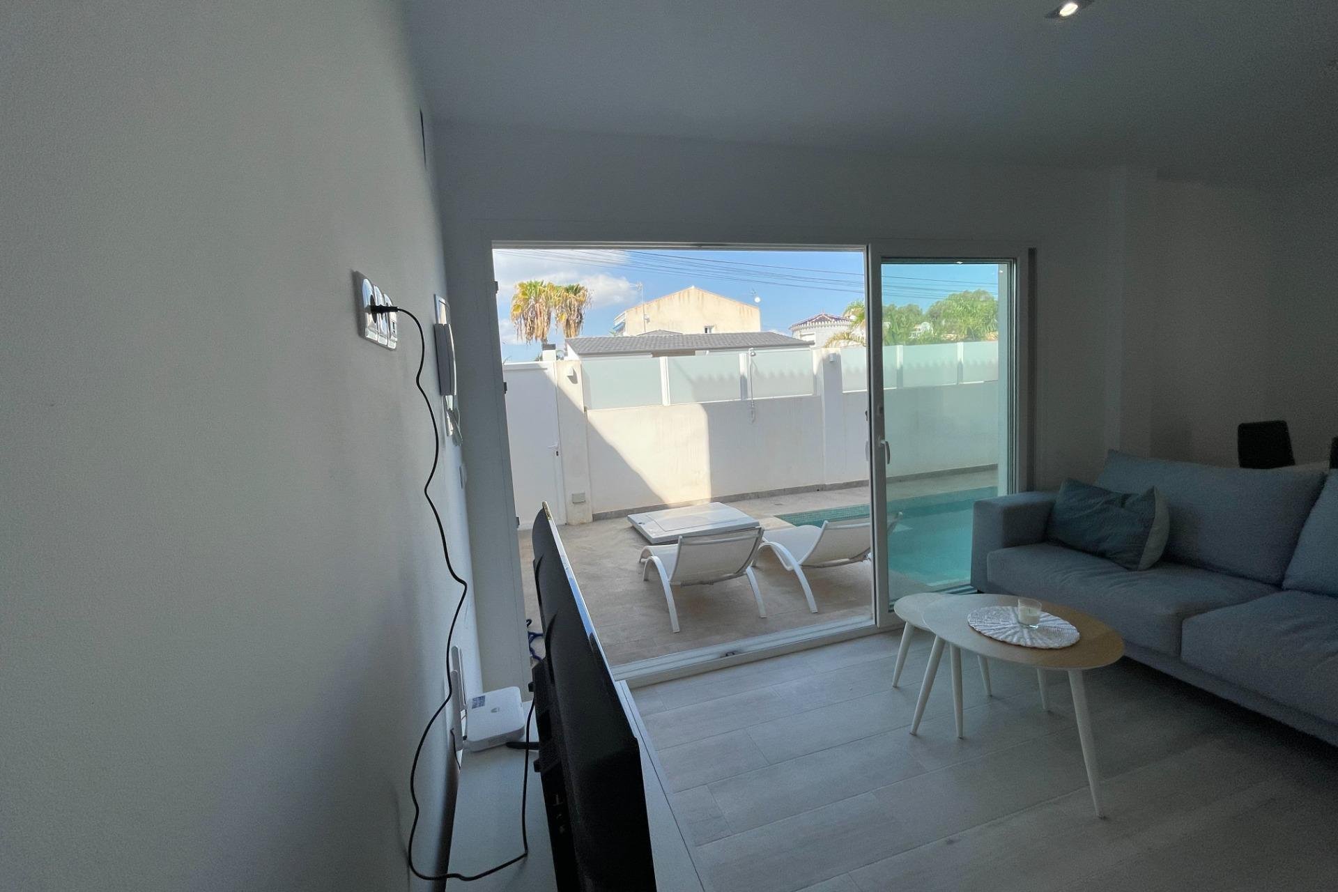 Használt Ingatlanok - Bungaló -
Orihuela Costa - La Regia