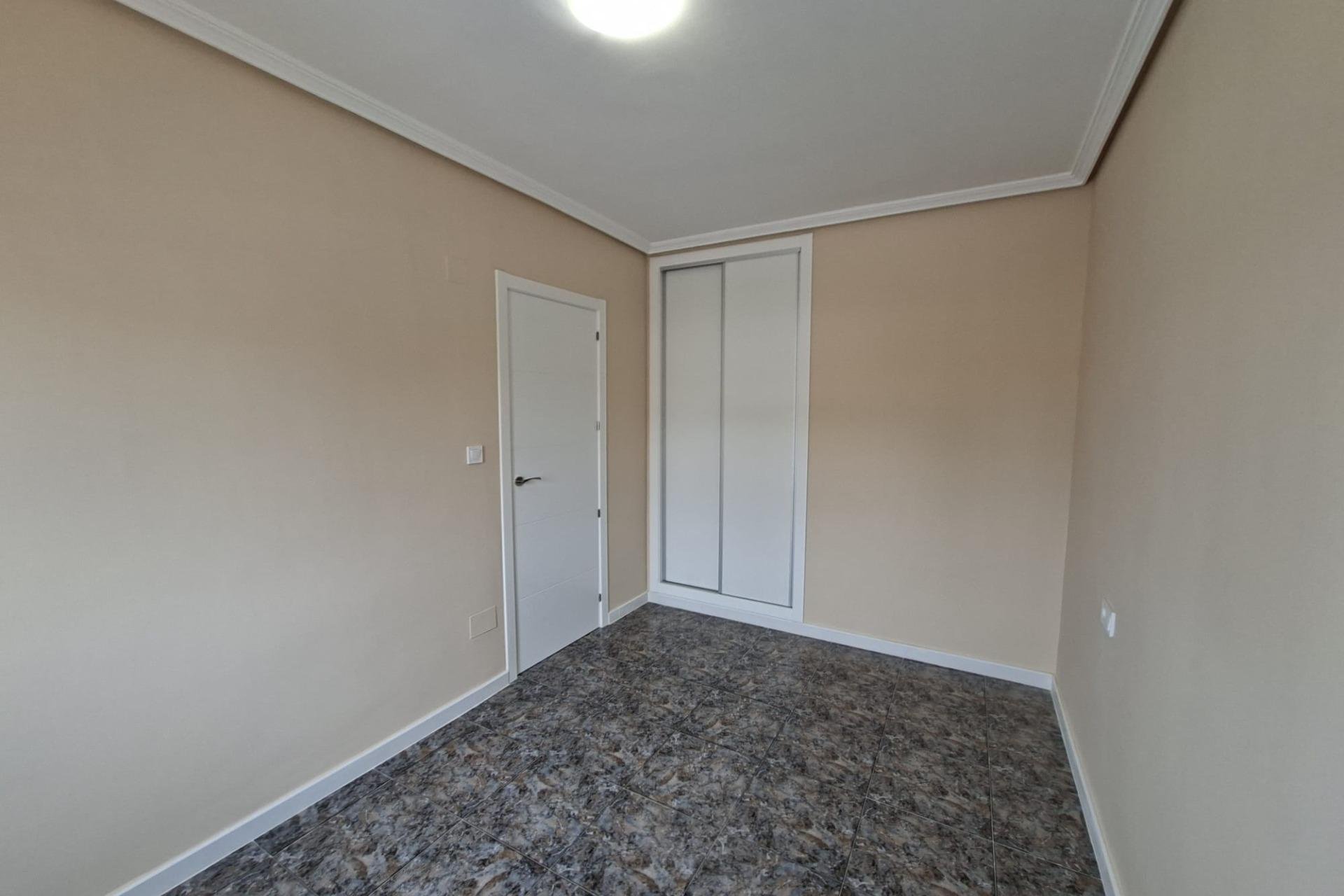 Használt Ingatlanok - Bungaló -
Orihuela Costa - Punta Prima
