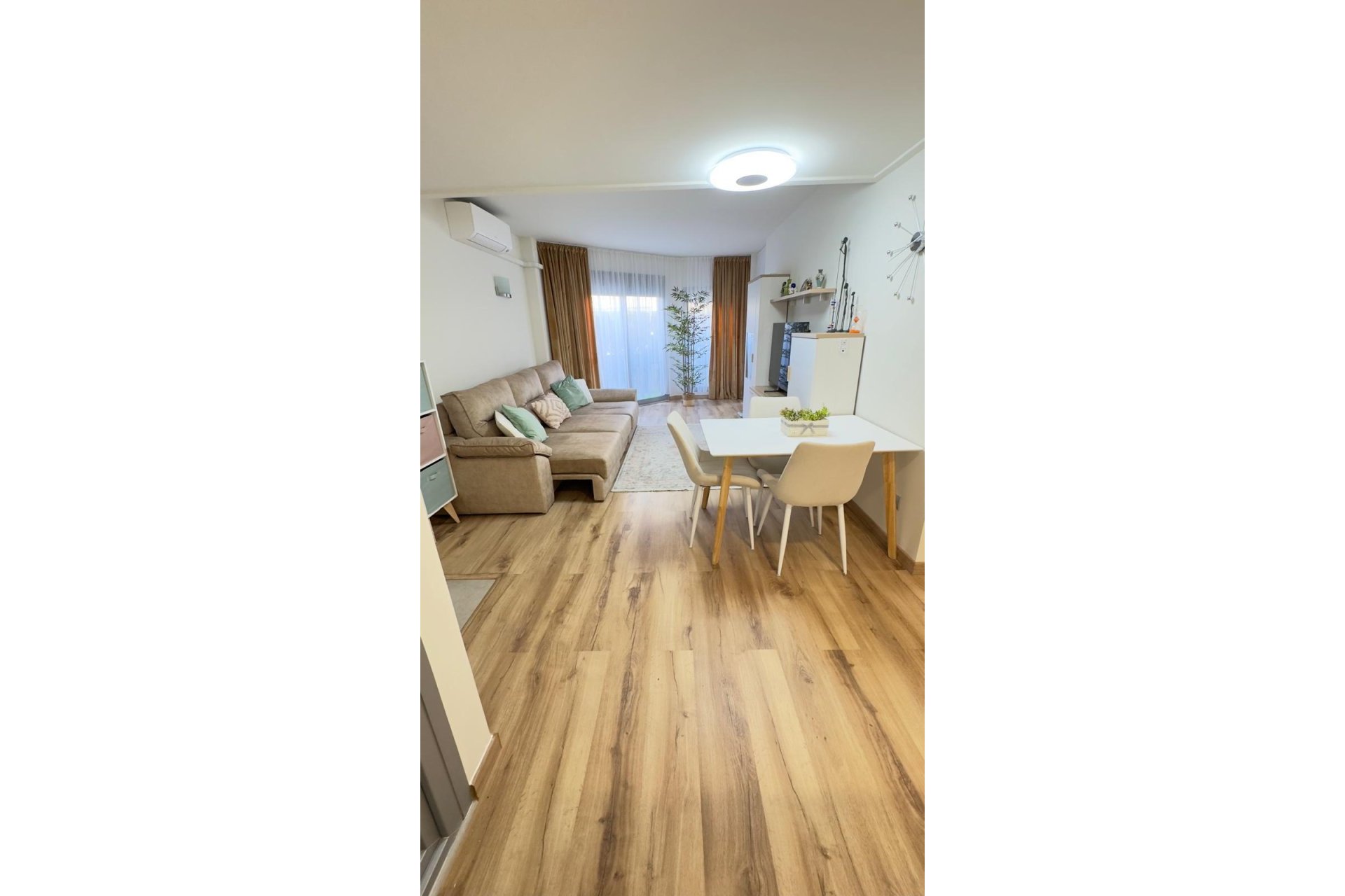 Használt Ingatlanok - Bungaló -
Torrevieja - Costa Blanca