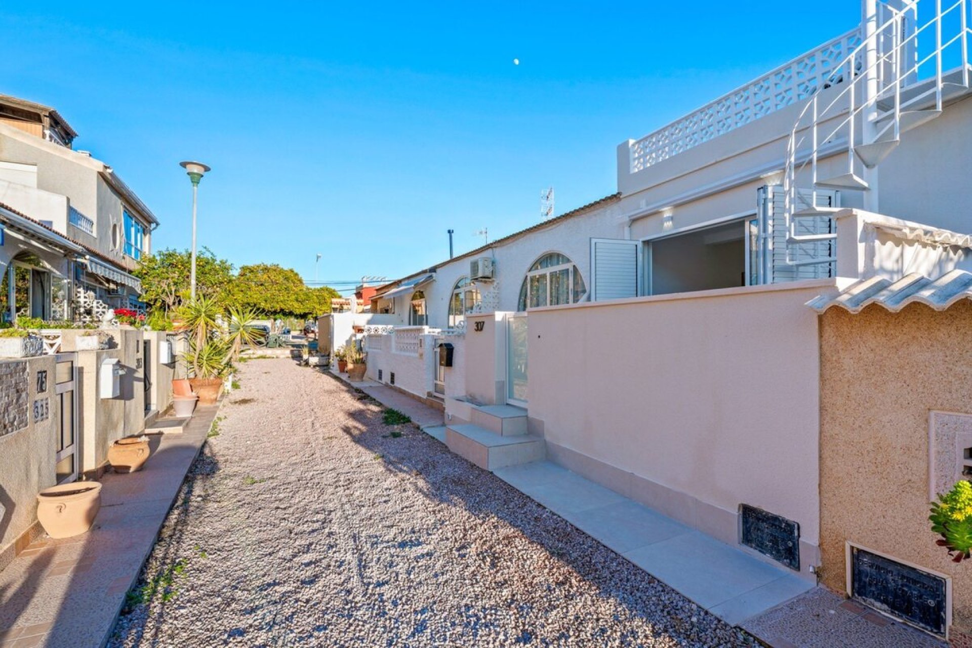 Használt Ingatlanok - Bungaló -
Torrevieja - Costa Blanca