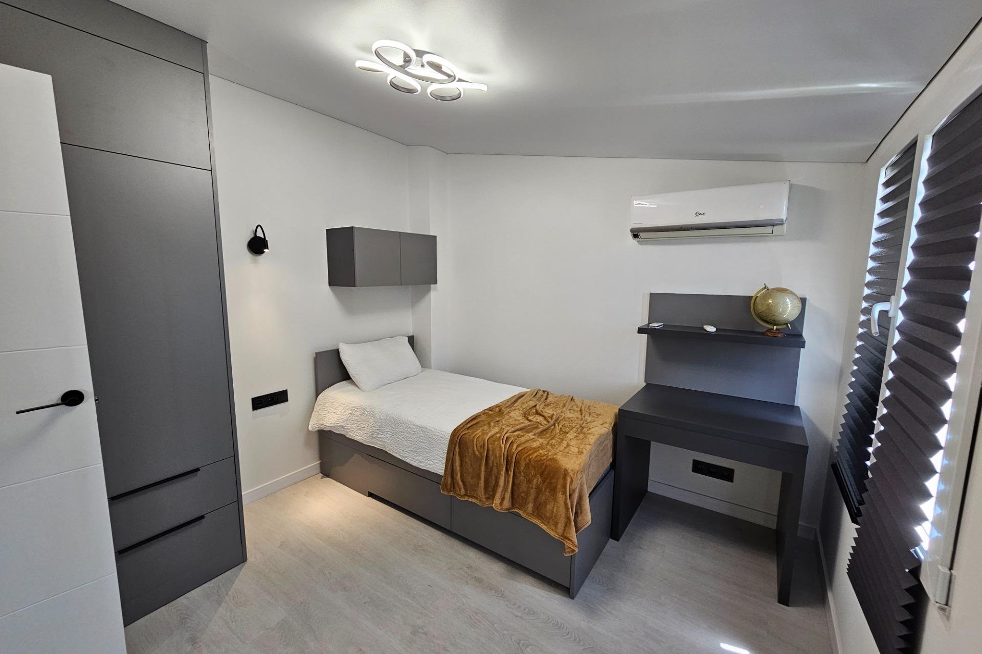 Használt Ingatlanok - Bungaló -
Torrevieja - Los Europeos