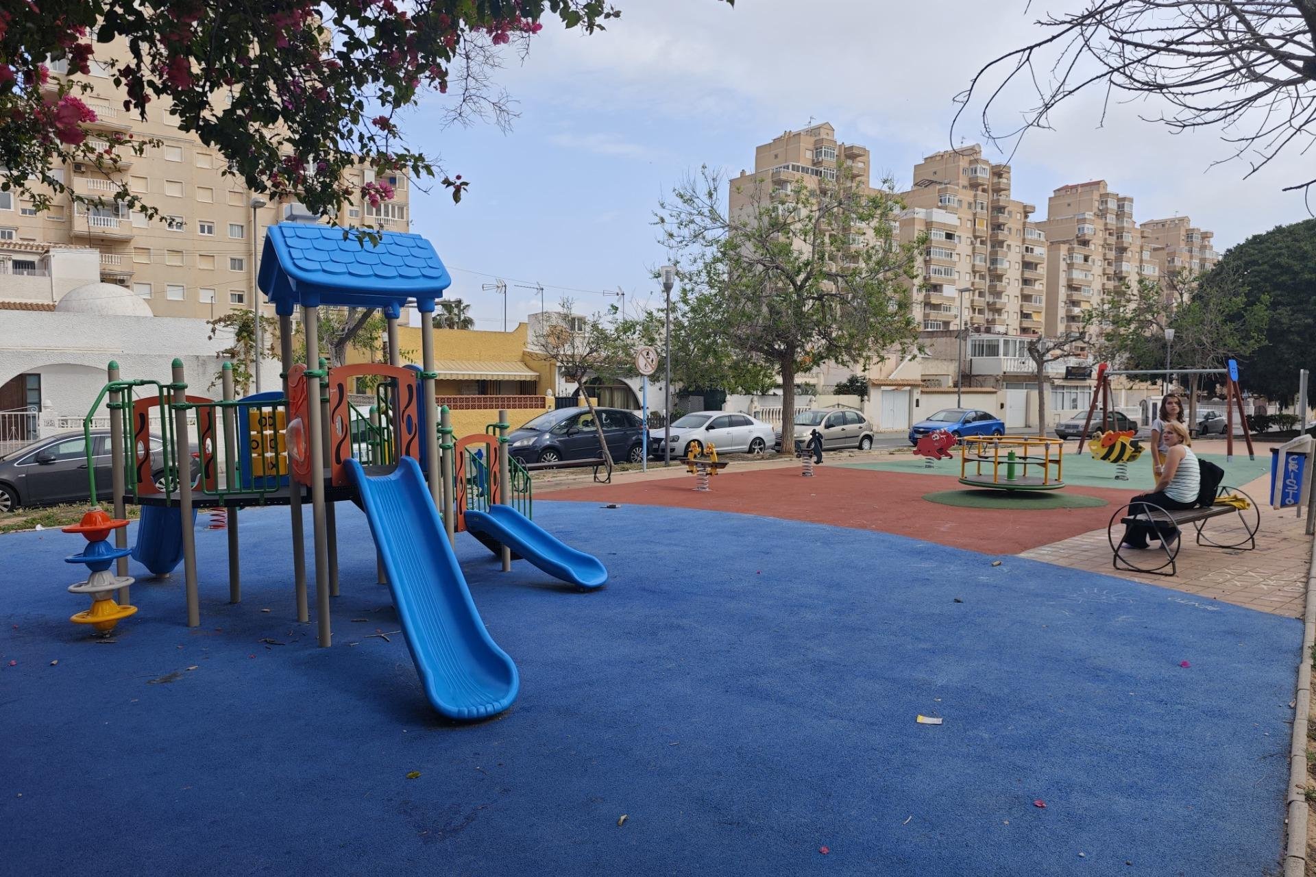 Használt Ingatlanok - Bungaló -
Torrevieja - Playa del Cura