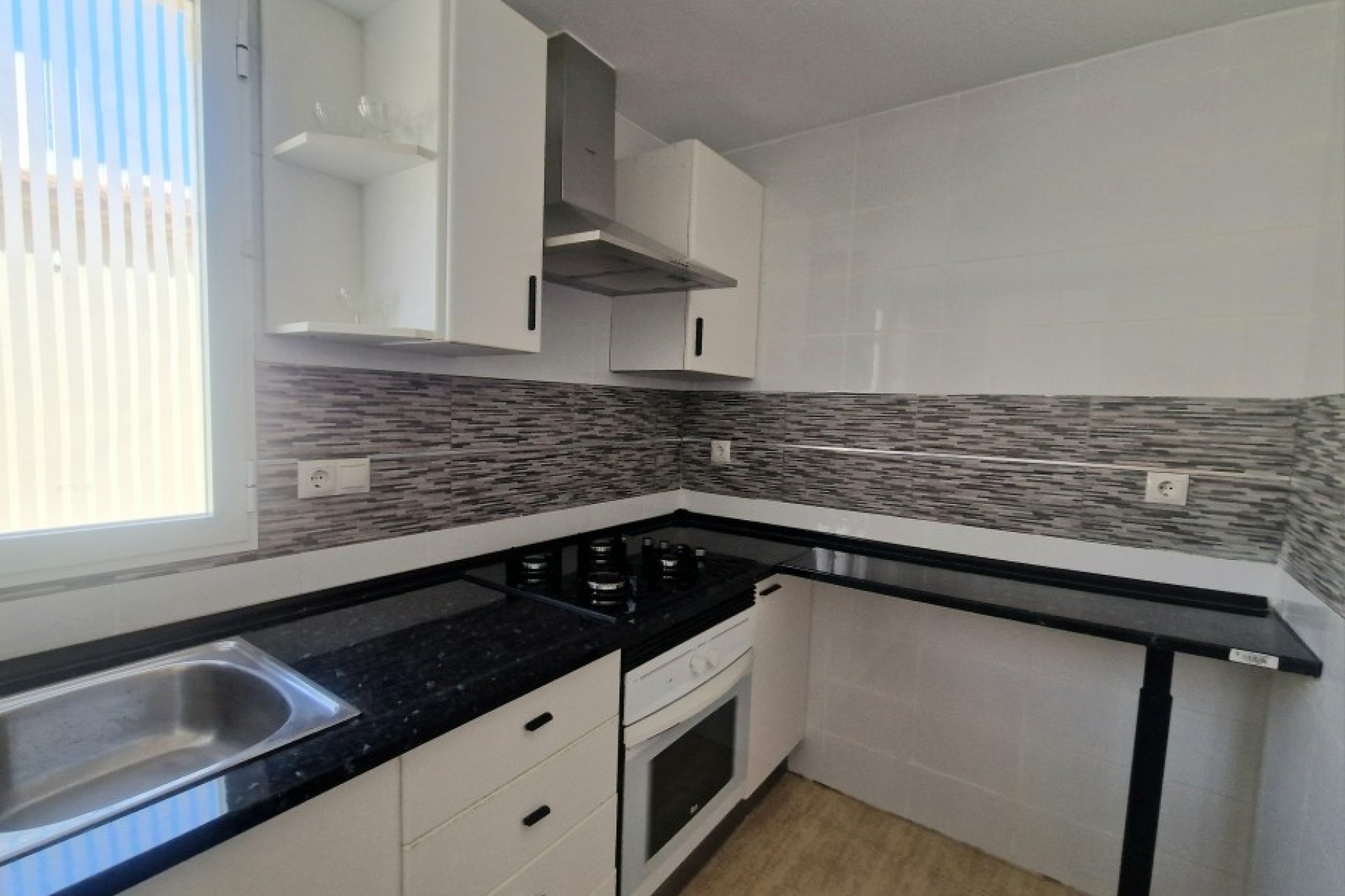 Használt Ingatlanok - Ikerház -
La Nucía - Costa Blanca