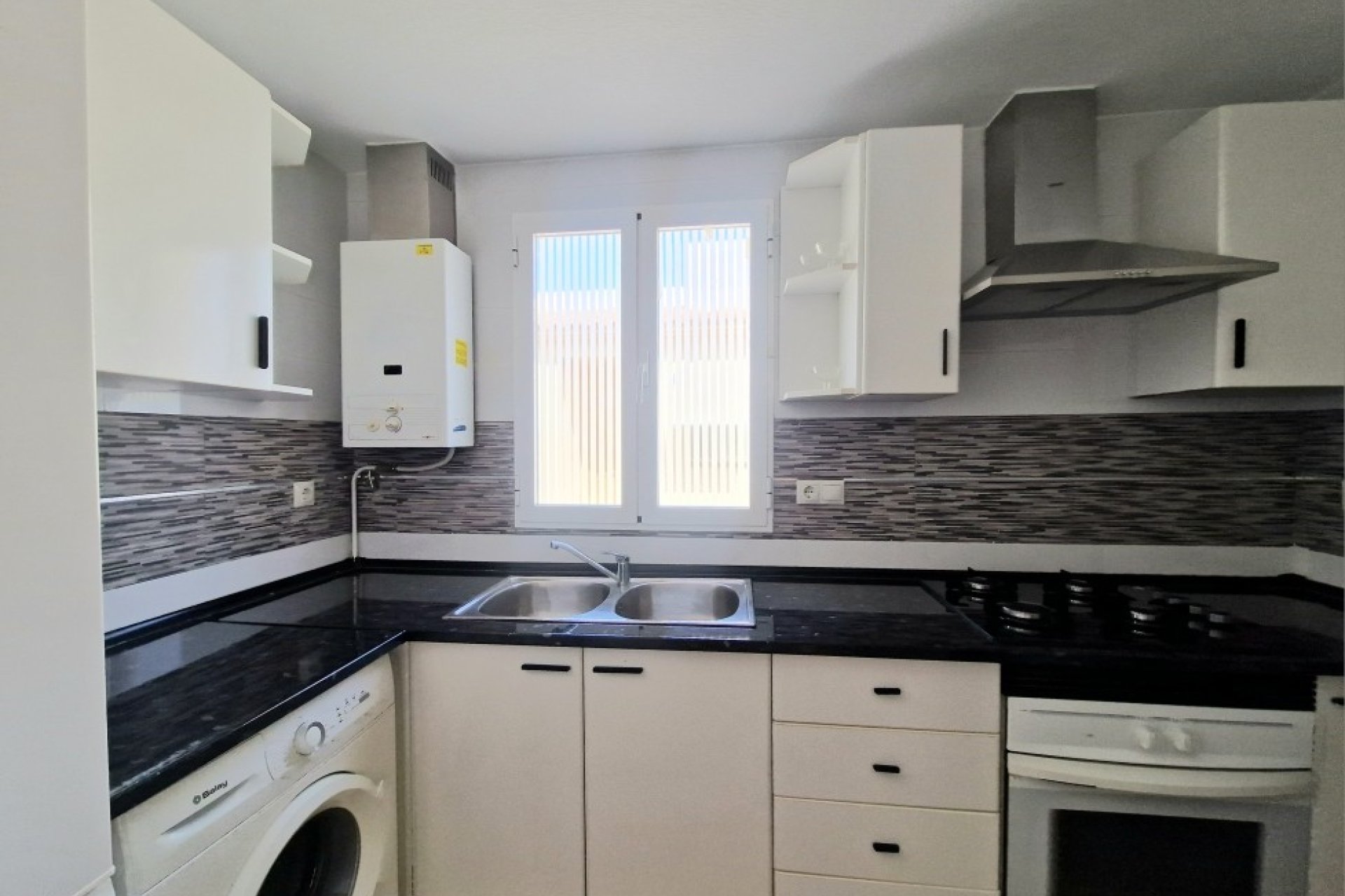 Használt Ingatlanok - Ikerház -
La Nucía - Costa Blanca