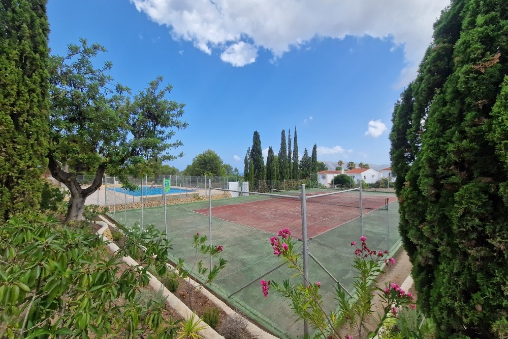 Használt Ingatlanok - Ikerház -
La Nucía - Costa Blanca