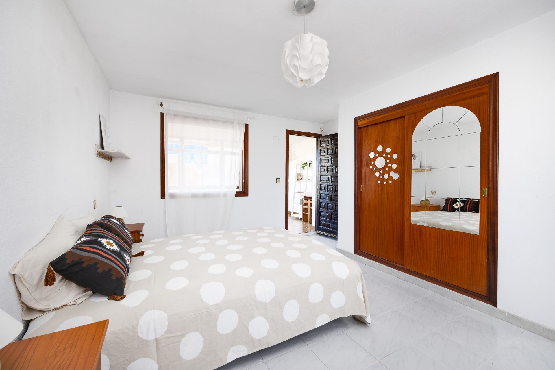 Használt Ingatlanok - Ikerház -
Torrevieja - Nueva Torrevieja