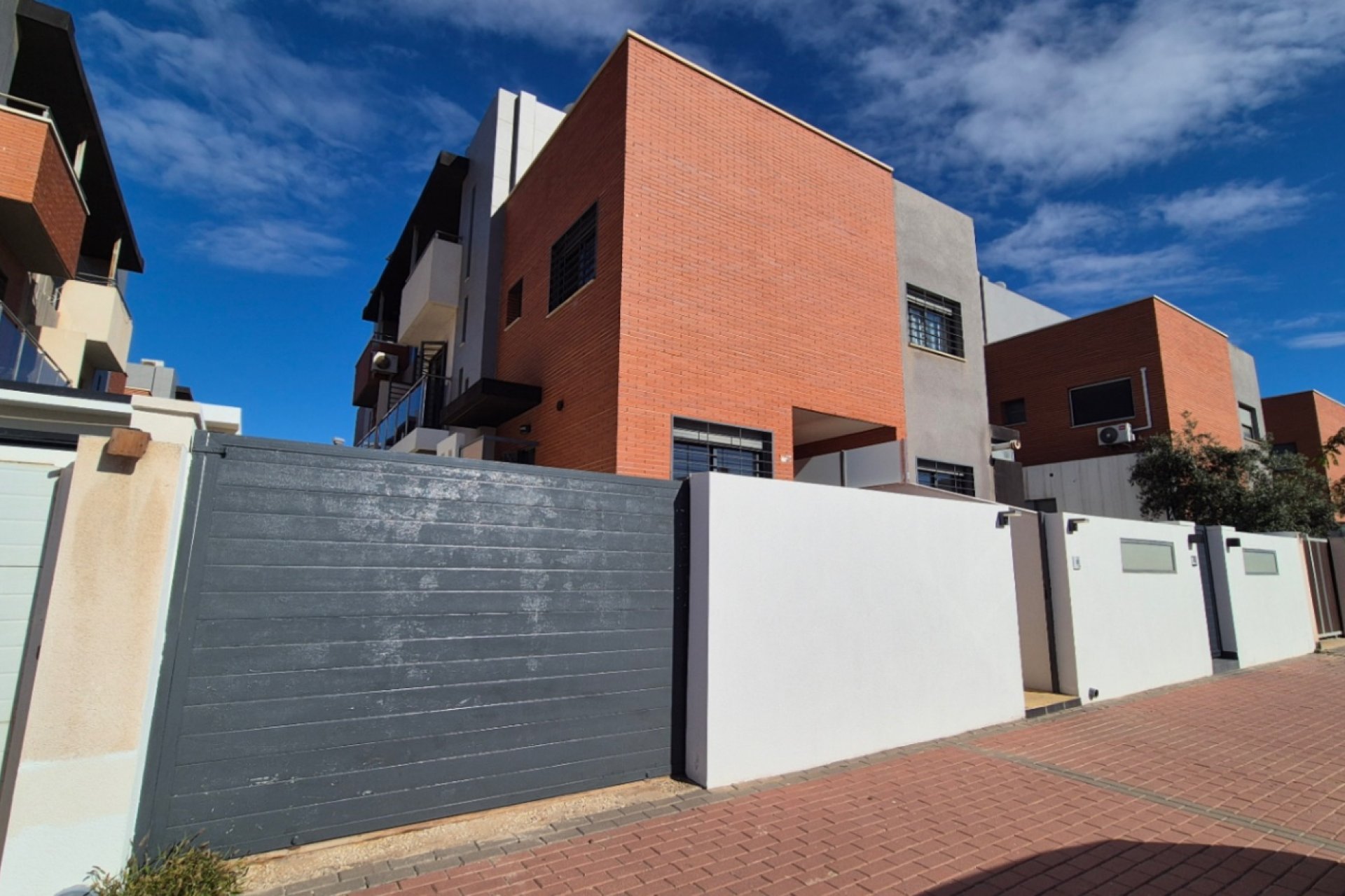 Használt Ingatlanok - Kétszintes lakás -
Torrevieja - Costa Blanca