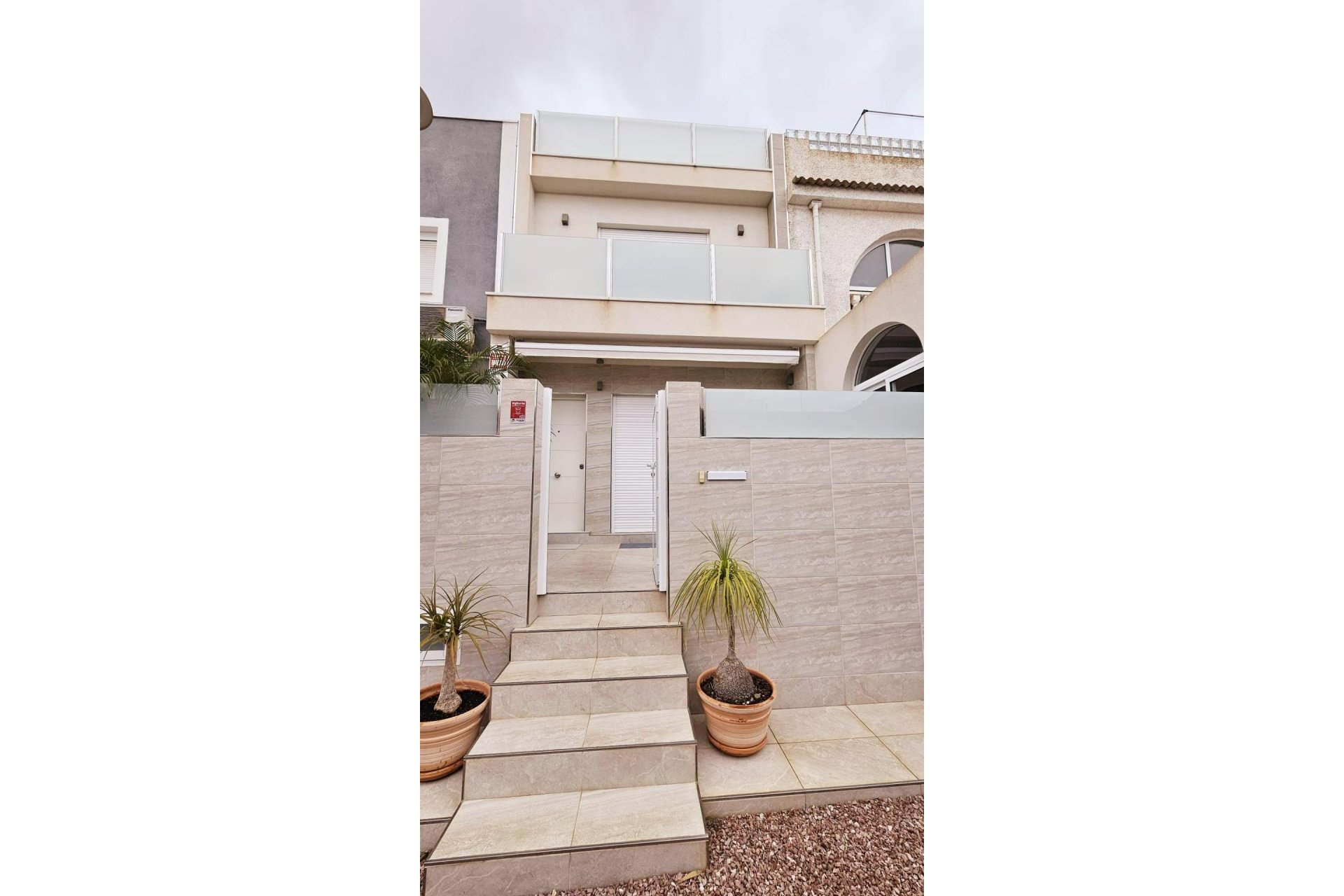 Használt Ingatlanok - Kétszintes lakás -
Torrevieja - La Siesta