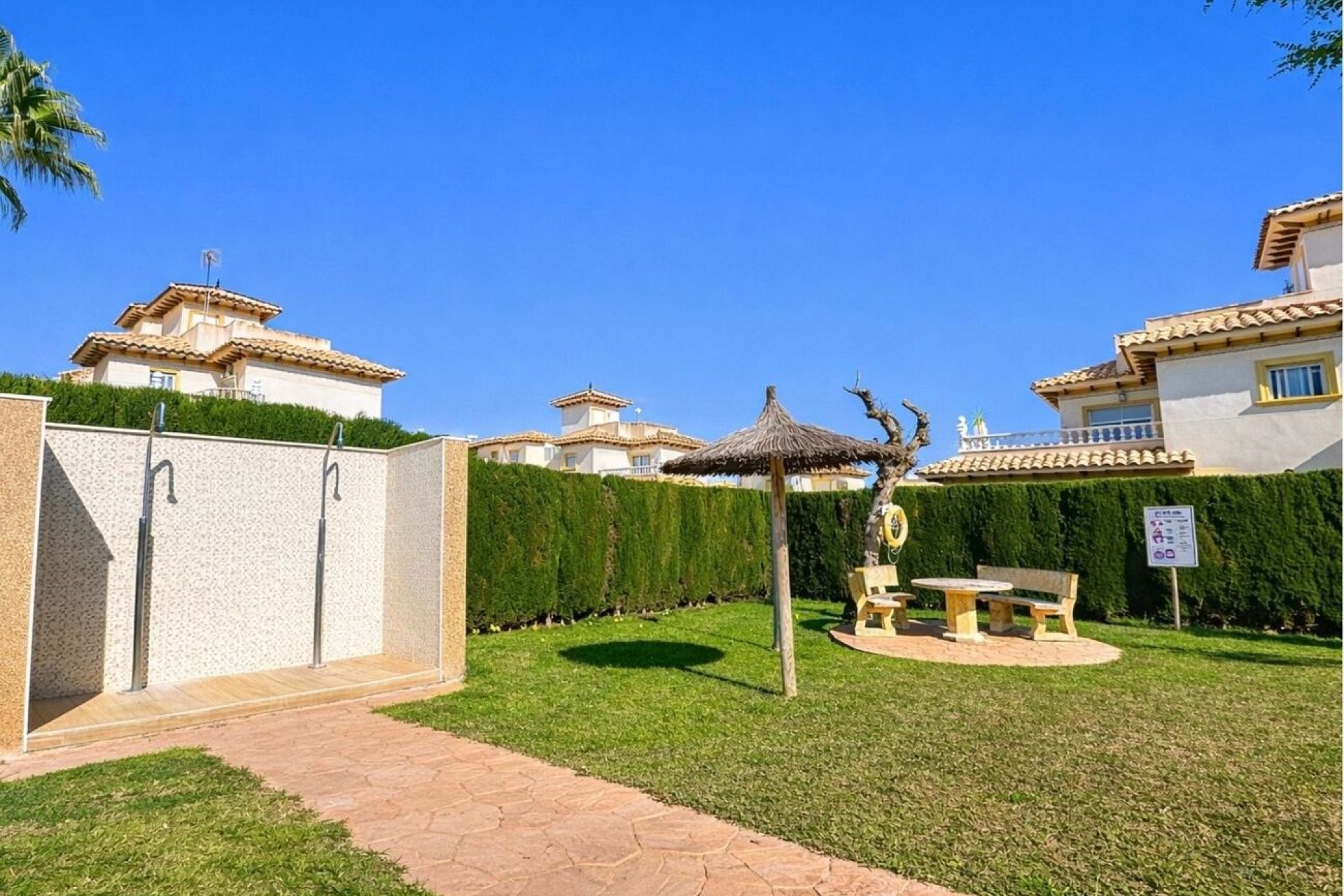 Használt Ingatlanok - Quad House -
La Zenia - Costa Blanca