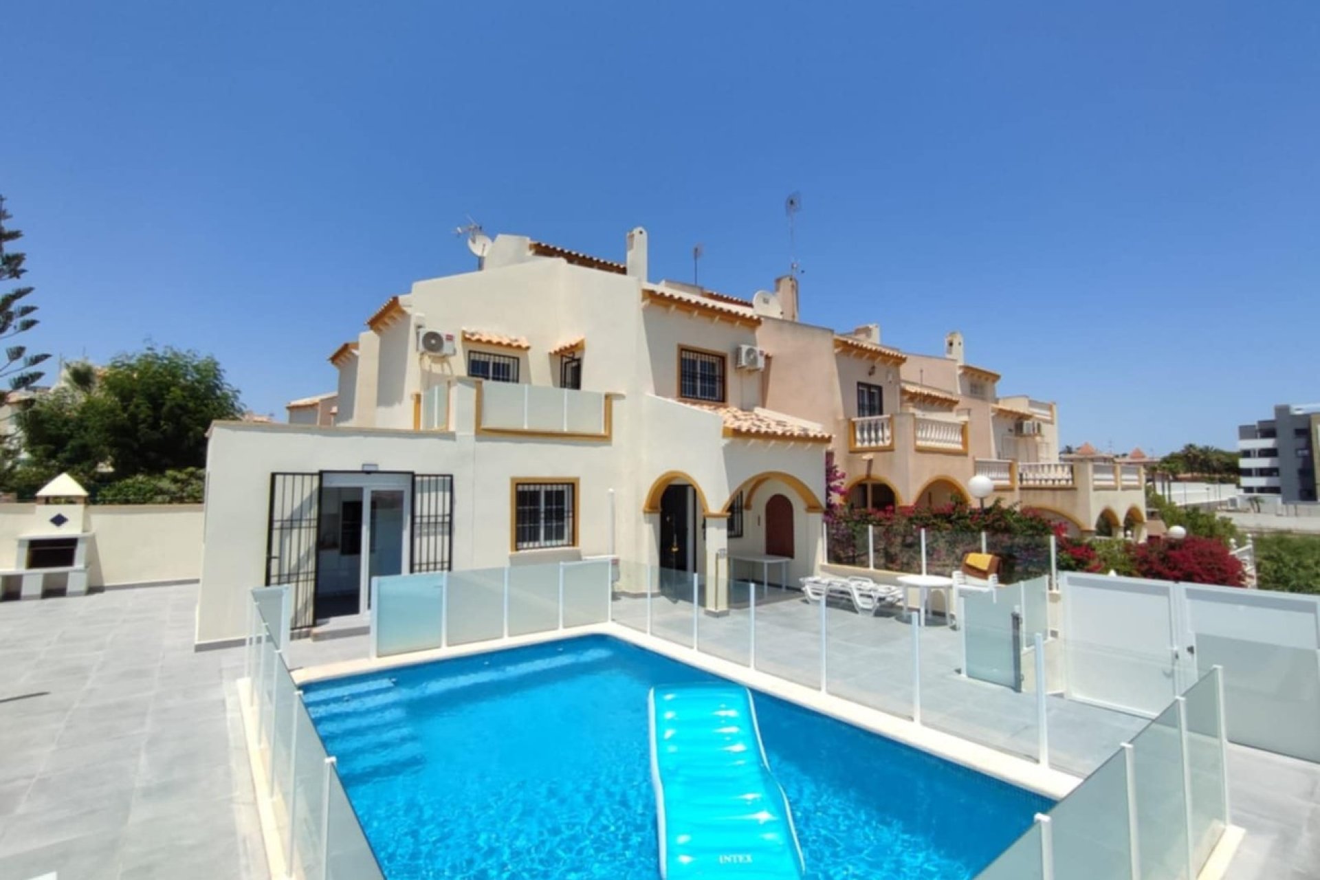 Használt Ingatlanok - Quad Villa -
Playa Flamenca - Costa Blanca