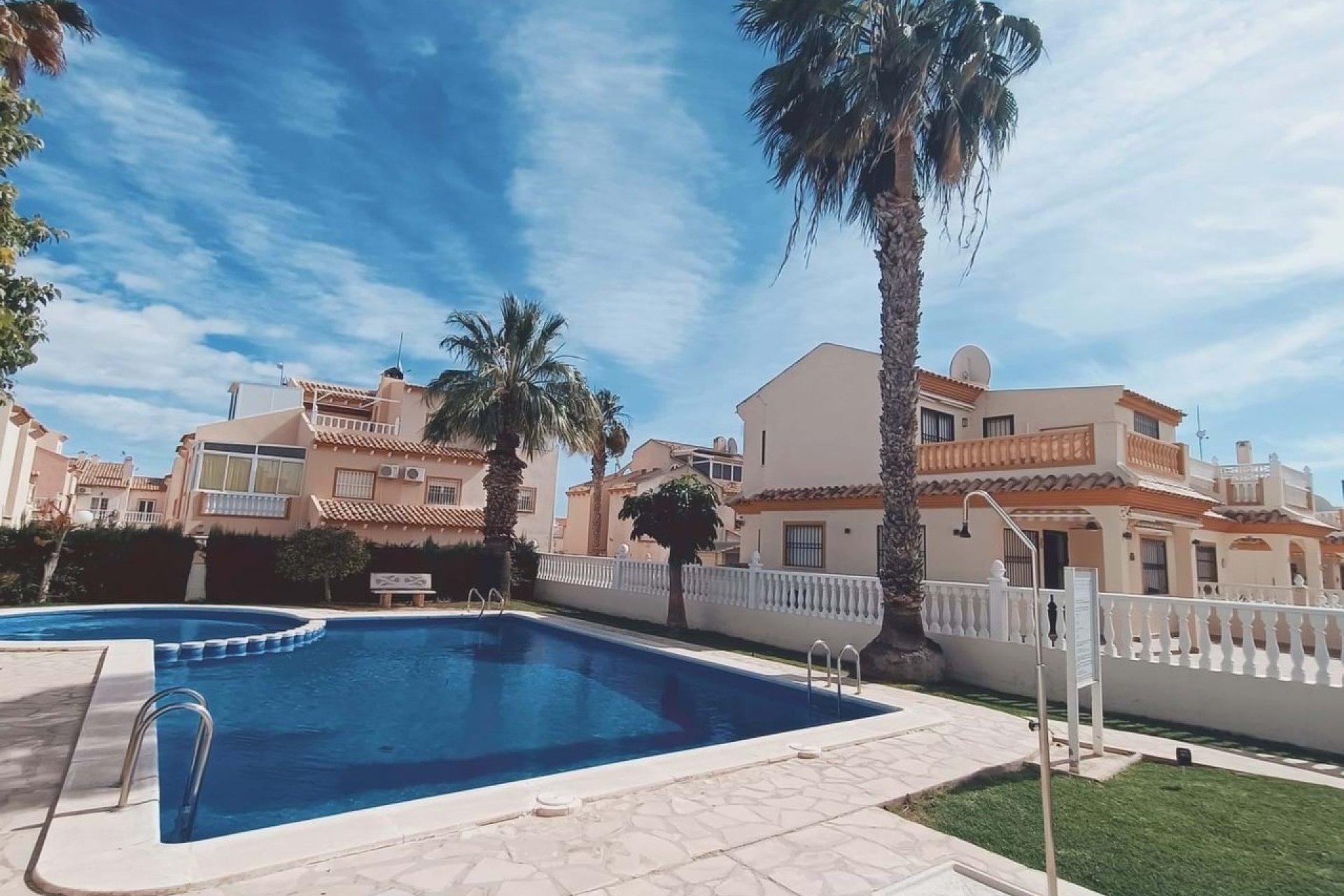 Használt Ingatlanok - Quad Villa -
Playa Flamenca - Costa Blanca