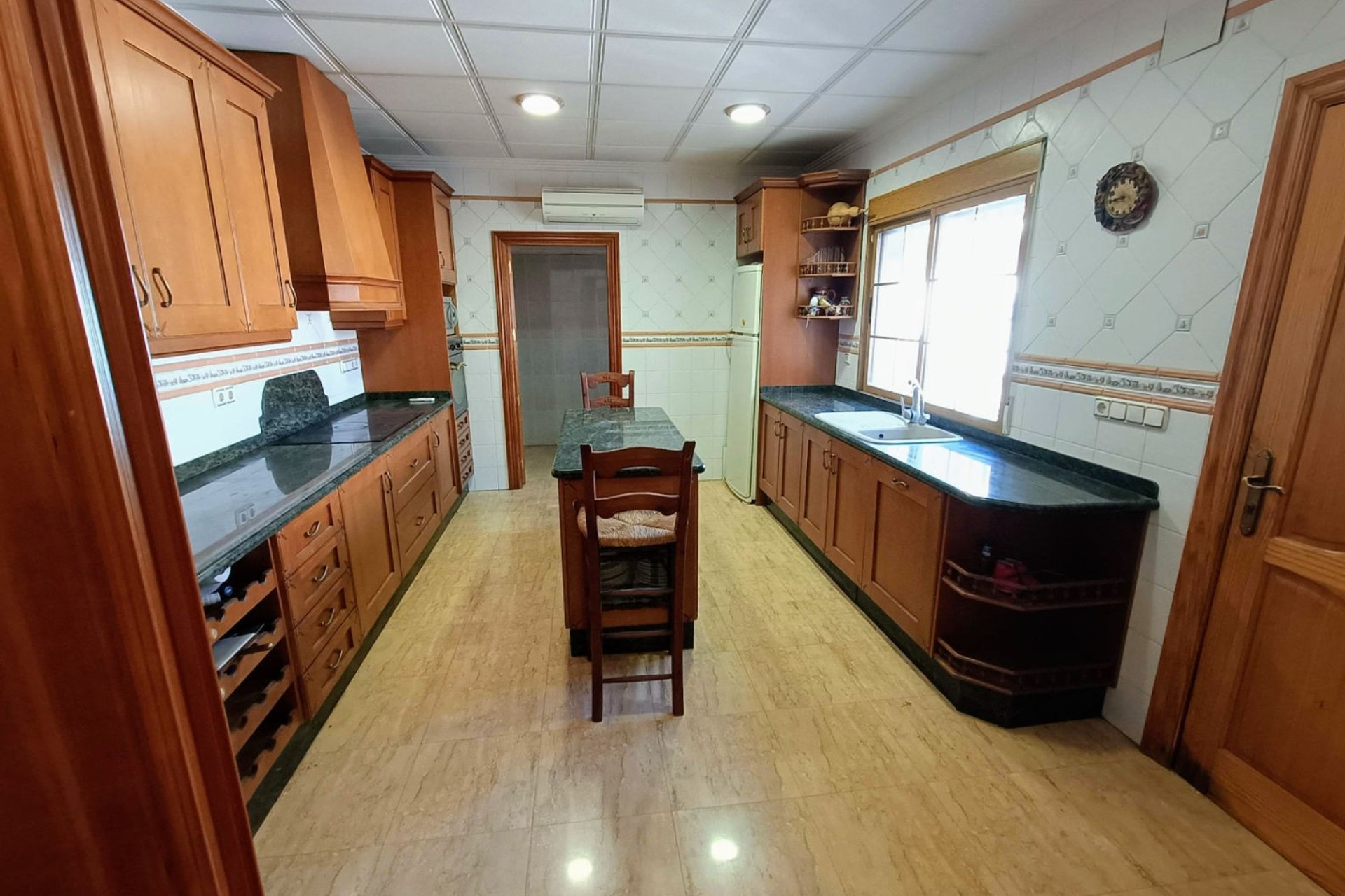 Használt Ingatlanok - Sorház -
Algueña - Inland