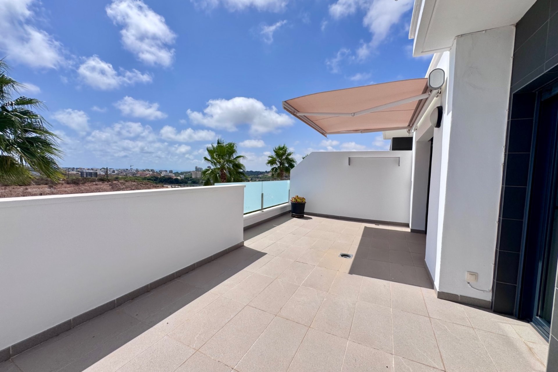 Használt Ingatlanok - Sorház -
Cabo Roig - Costa Blanca