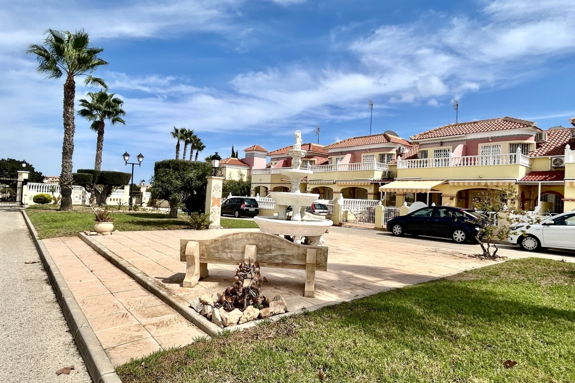 Használt Ingatlanok - Sorház -
Cabo Roig - Costa Blanca