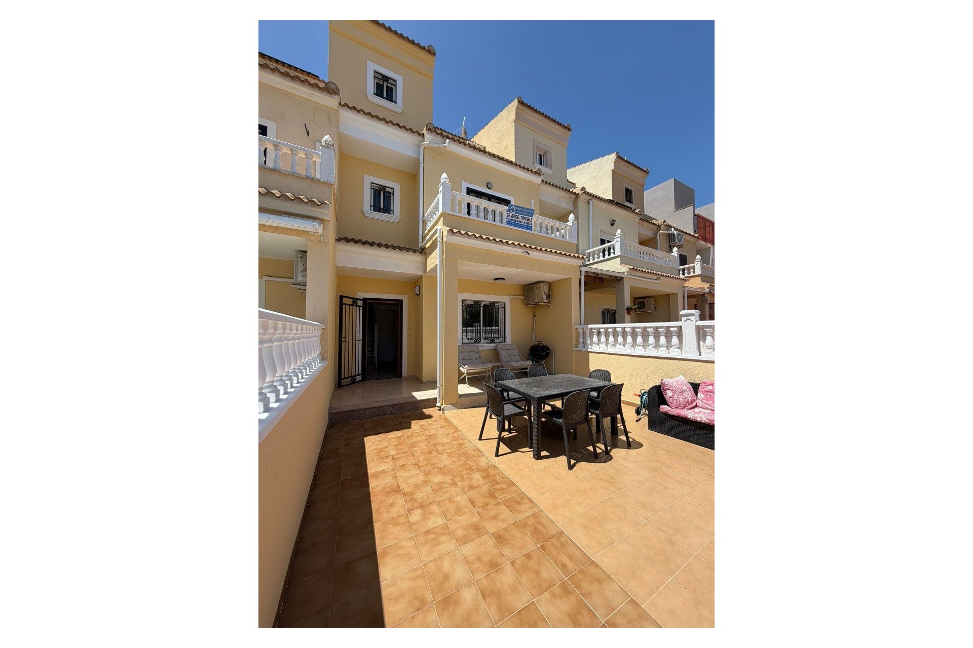 Használt Ingatlanok - Sorház -
Campoamor - Costa Blanca