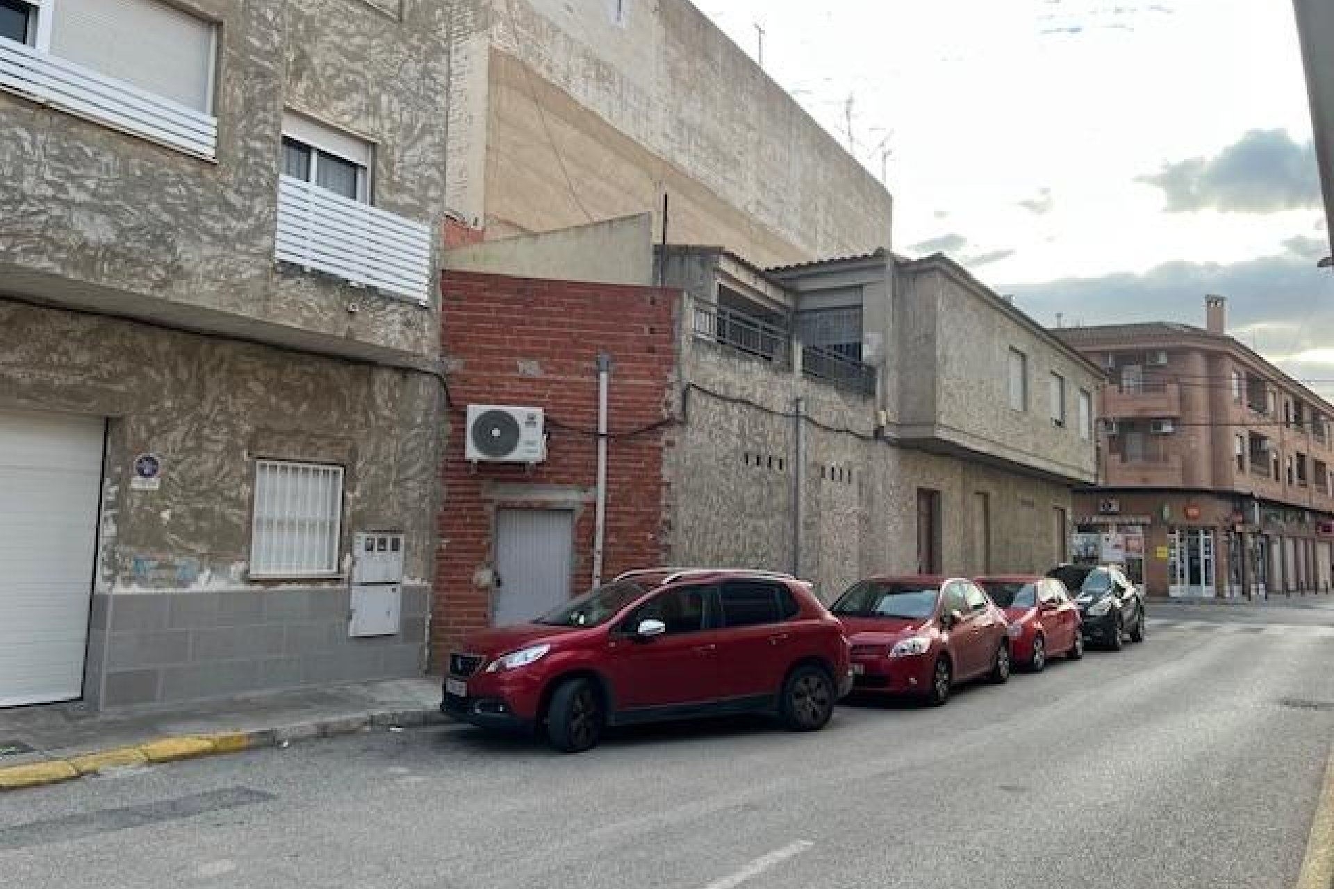 Használt Ingatlanok - Sorház -
Catral - Comunidad Valenciana