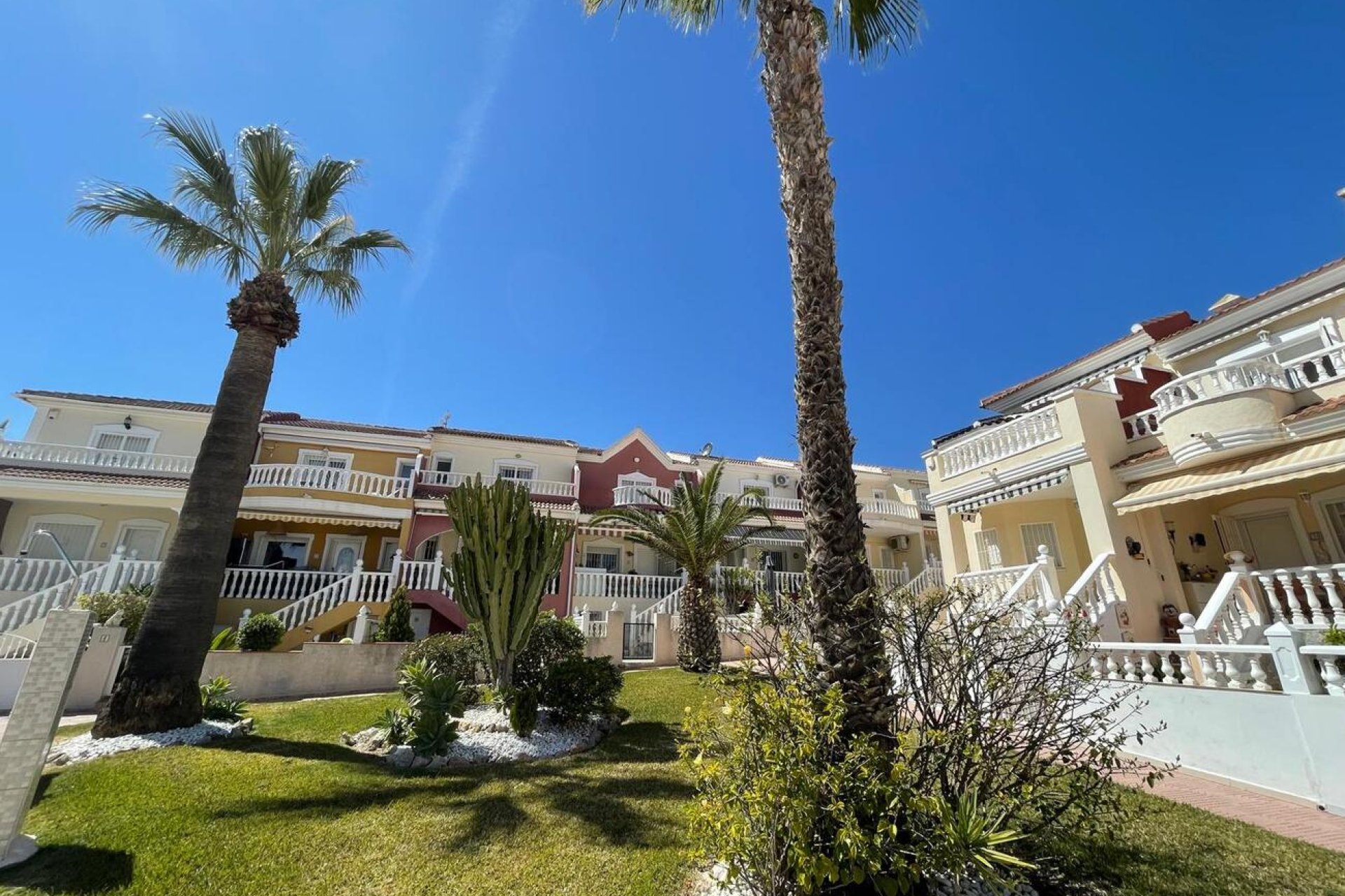 Használt Ingatlanok - Sorház -
Ciudad Quesada - Costa Blanca