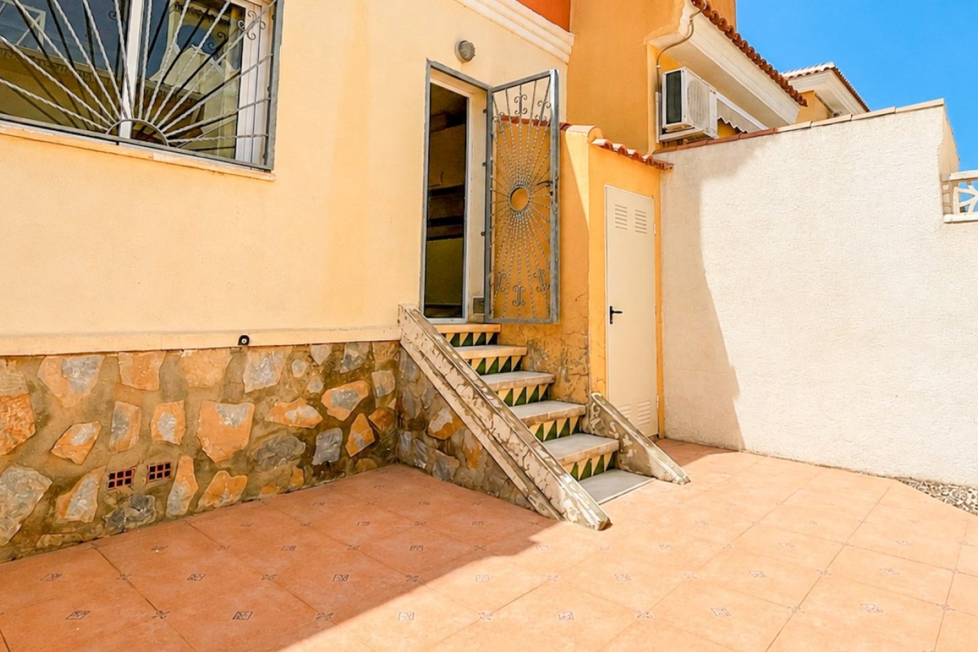 Használt Ingatlanok - Sorház -
Ciudad Quesada - Costa Blanca