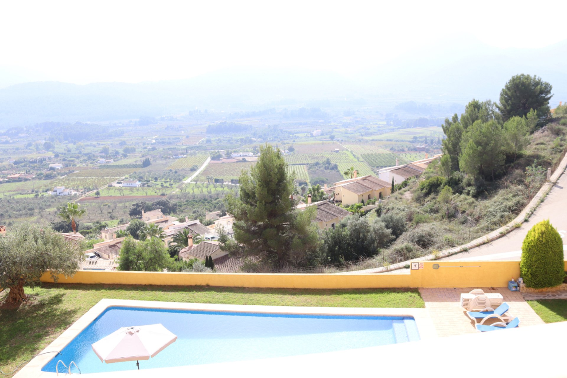 Használt Ingatlanok - Sorház -
Jalón - Inland