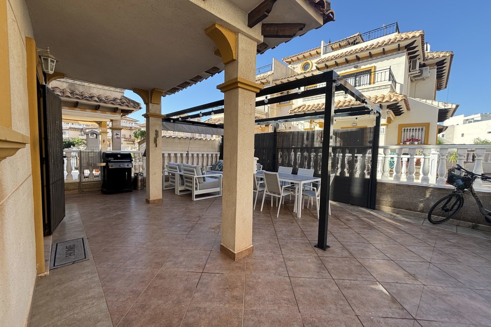 Használt Ingatlanok - Sorház -
La Zenia - Costa Blanca