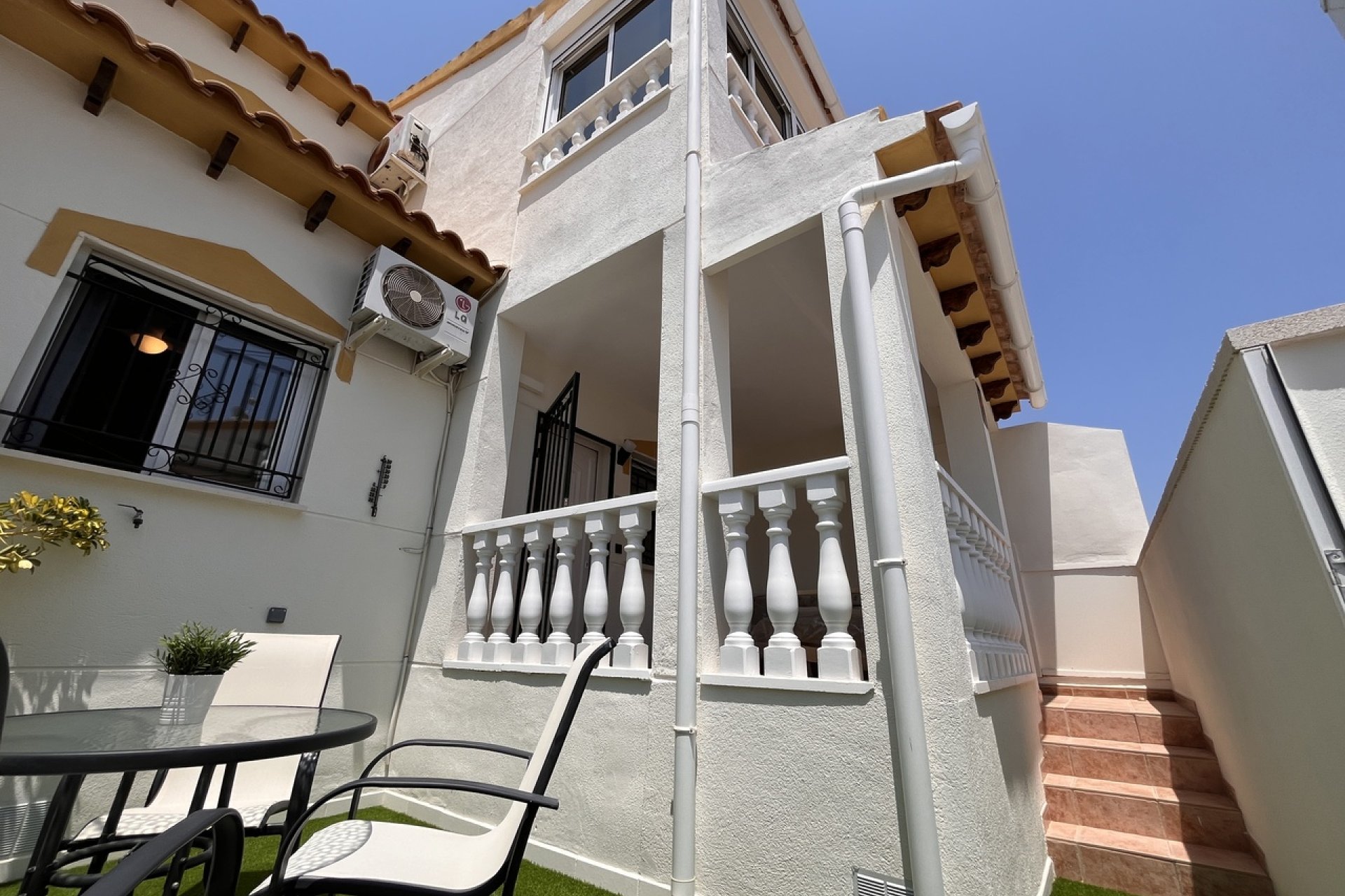 Használt Ingatlanok - Sorház -
Los Altos - Costa Blanca