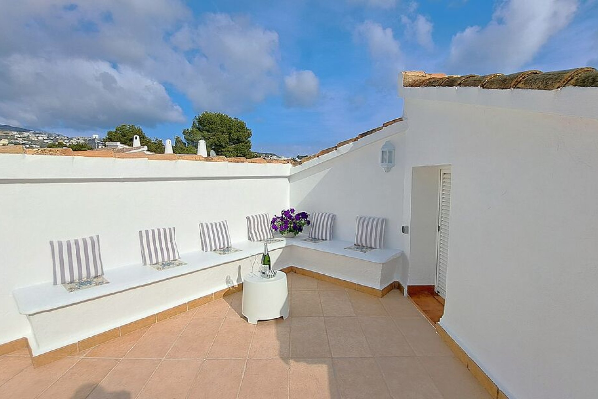 Használt Ingatlanok - Sorház -
Moraira - Costa Blanca