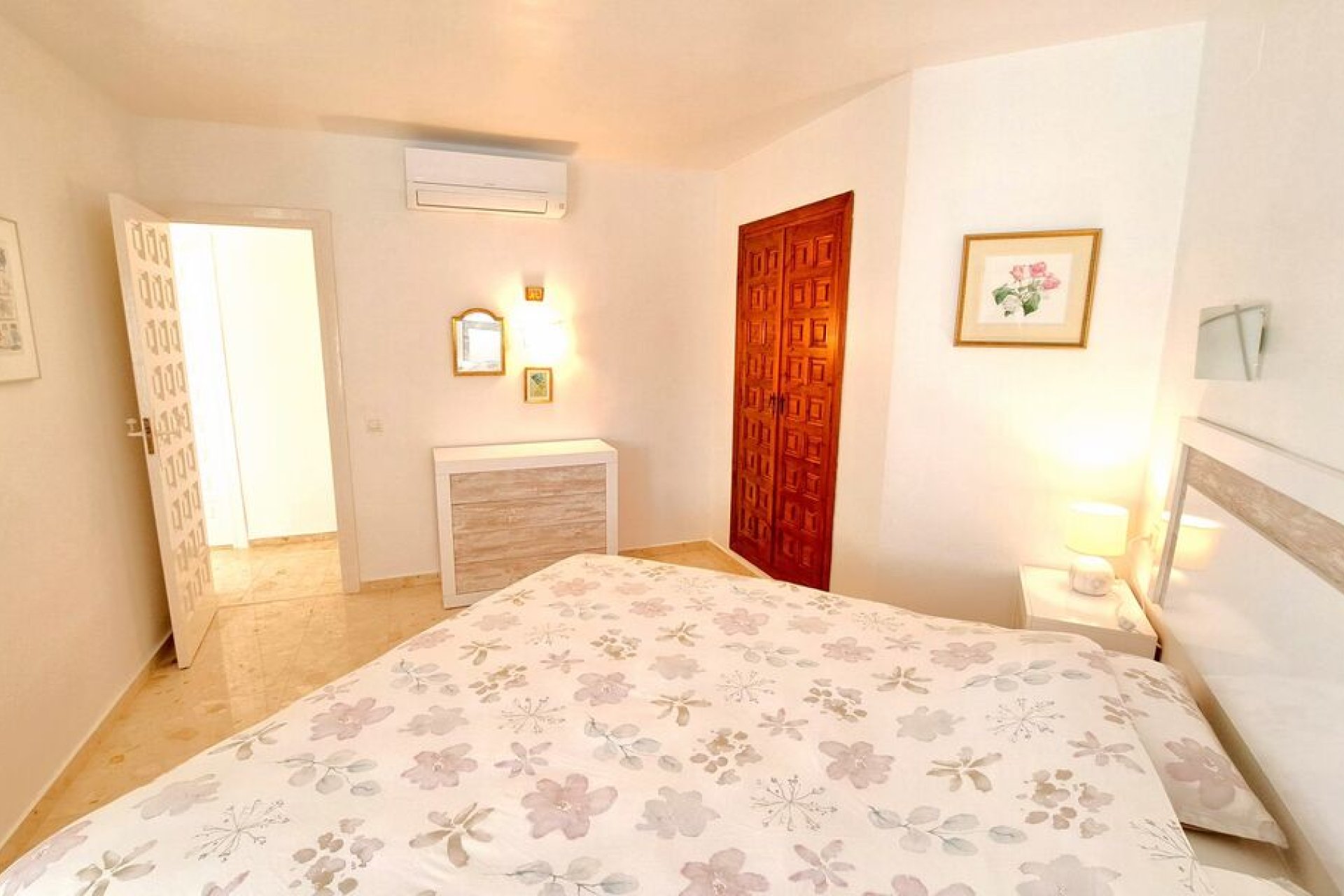 Használt Ingatlanok - Sorház -
Moraira - Costa Blanca
