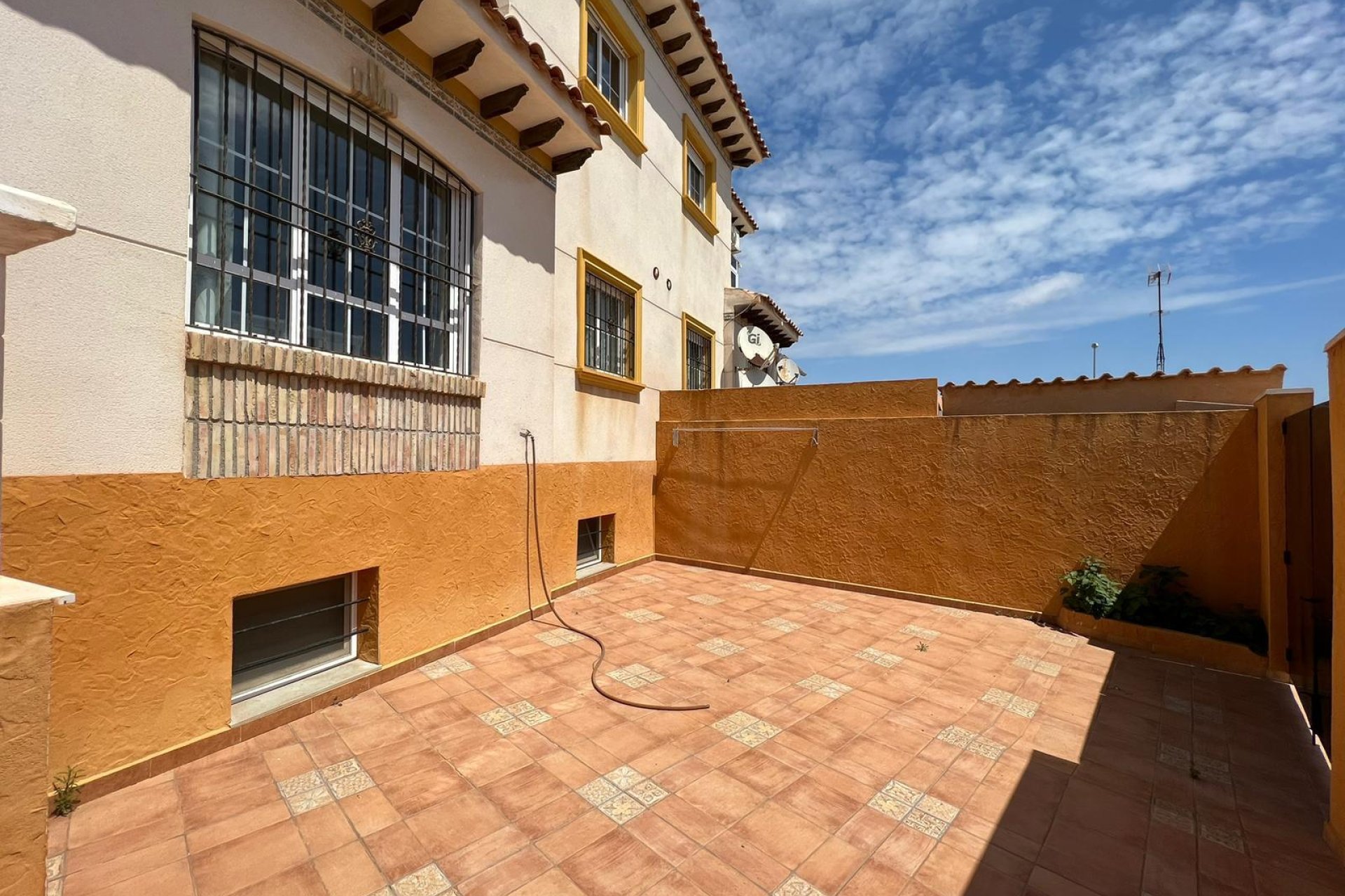 Használt Ingatlanok - Sorház -
Orihuela Costa - Montezenia