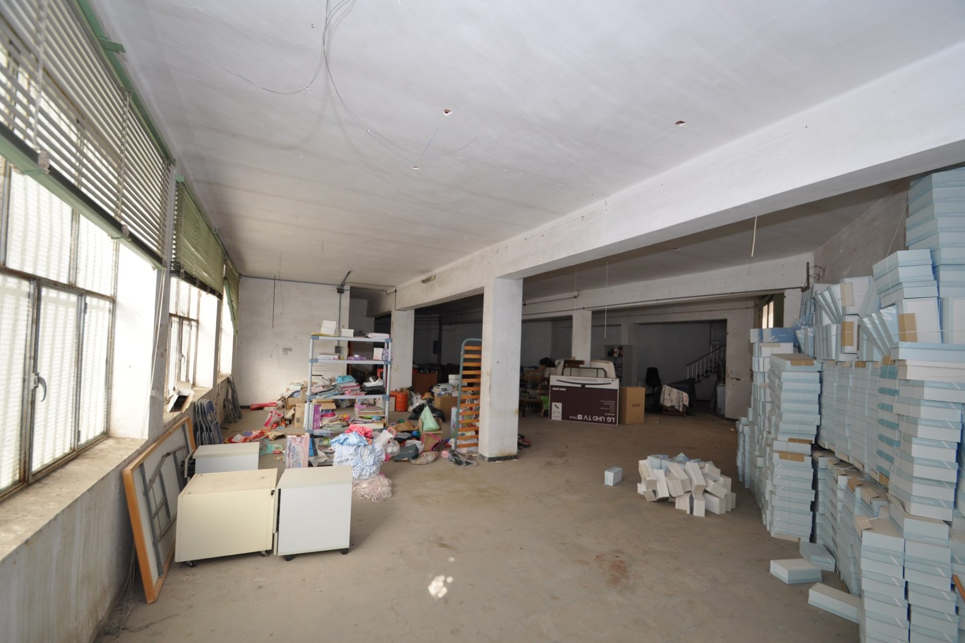 Használt Ingatlanok - Sorház -
Petrer - Inland