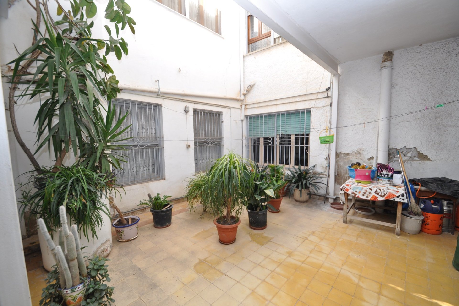 Használt Ingatlanok - Sorház -
Petrer - Inland