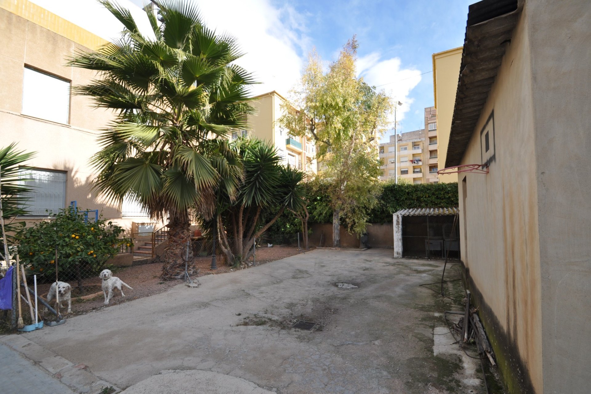 Használt Ingatlanok - Sorház -
Petrer - Inland